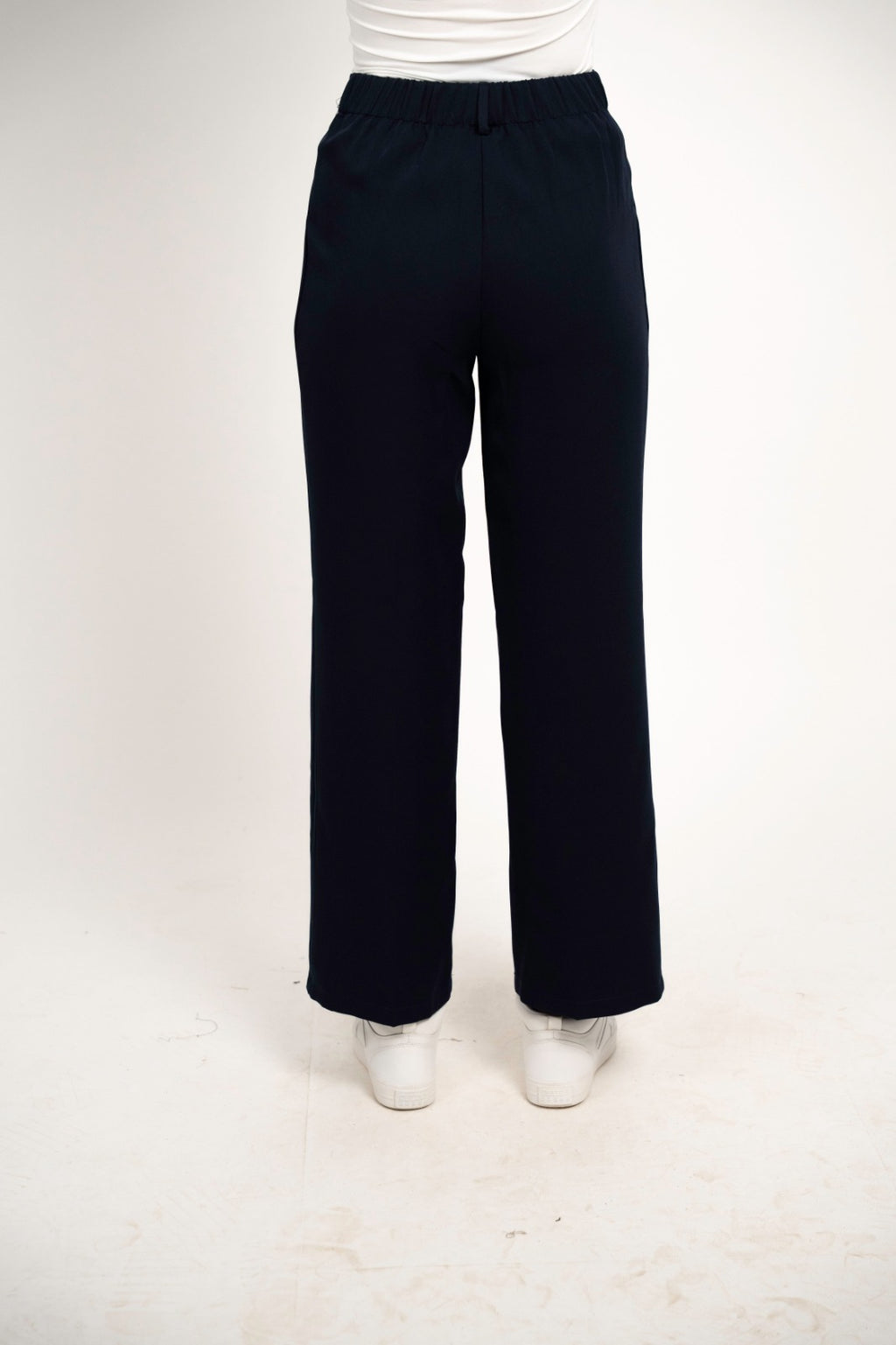 CLASSIC HIGH-WAIST TROUSER