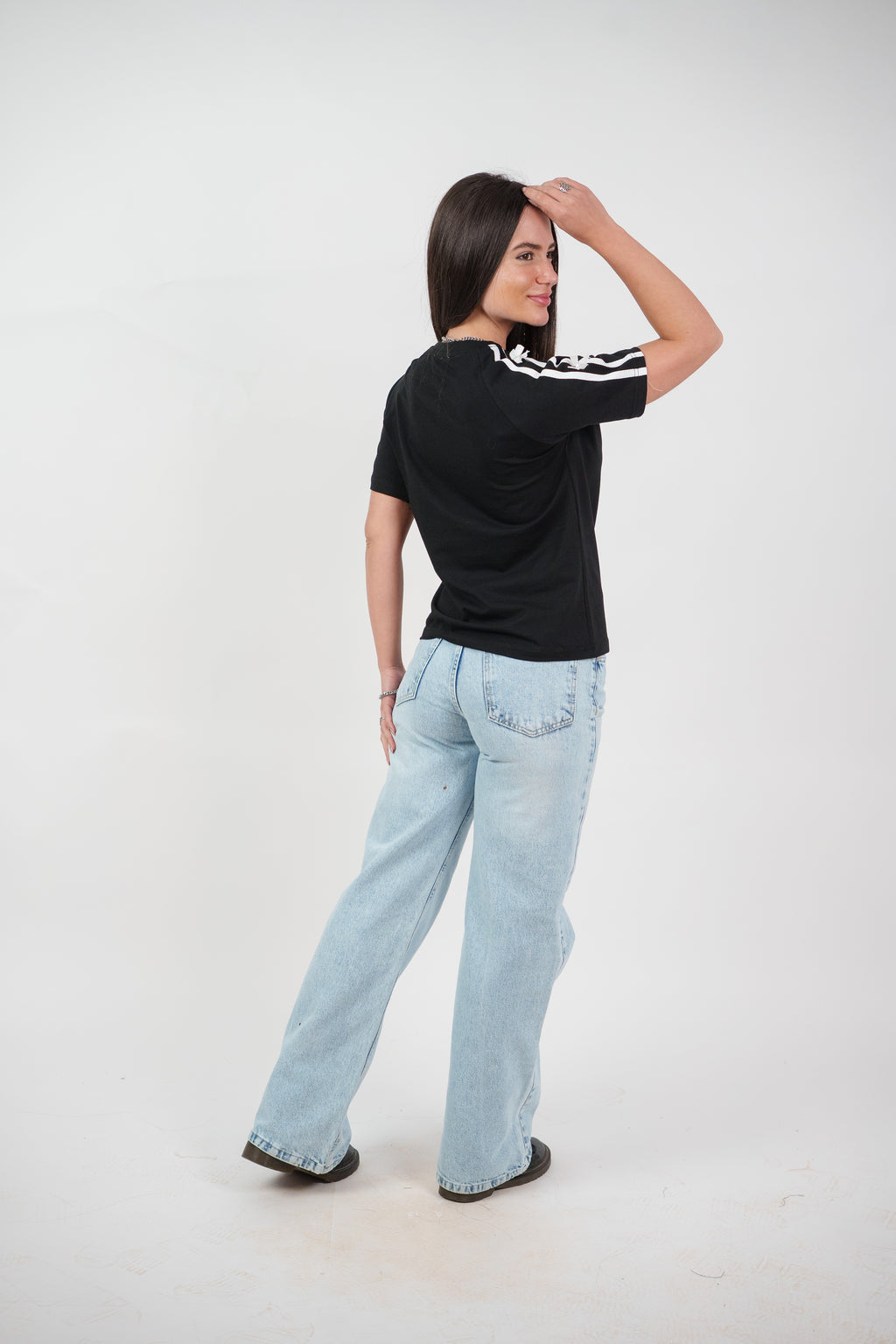 MINIMAL LOGO BASIC TEE