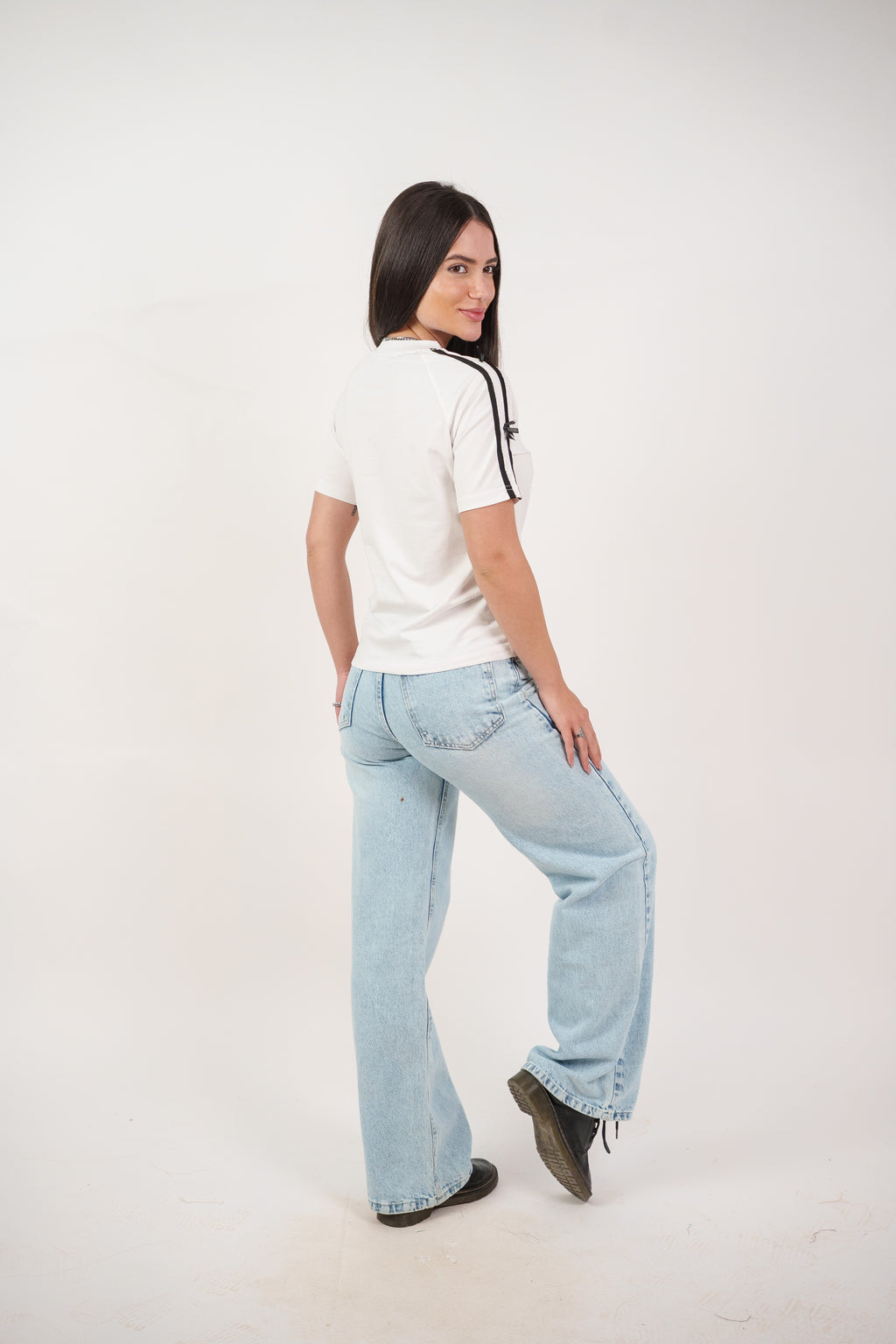 MINIMAL LOGO BASIC TEE