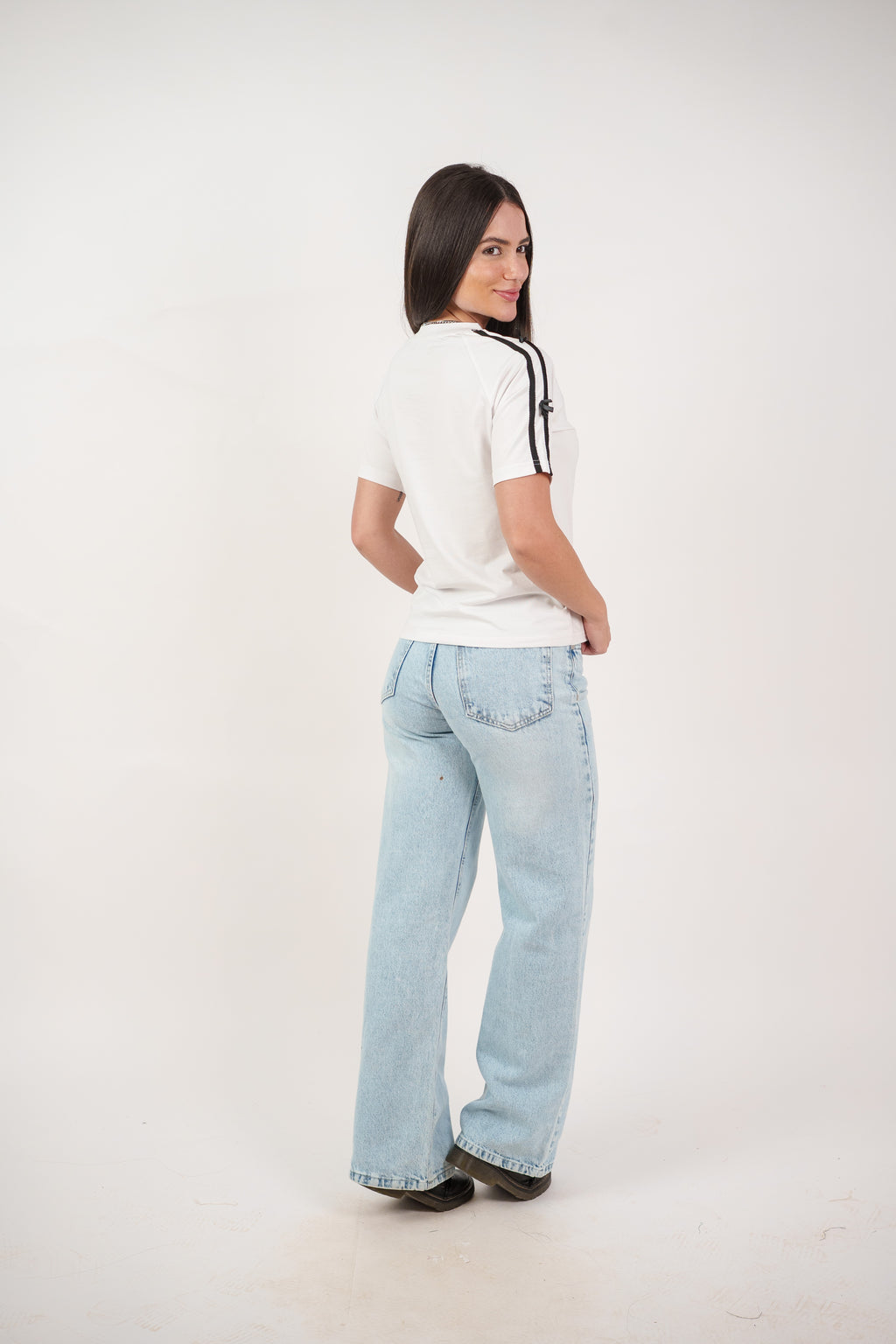 MINIMAL LOGO BASIC TEE