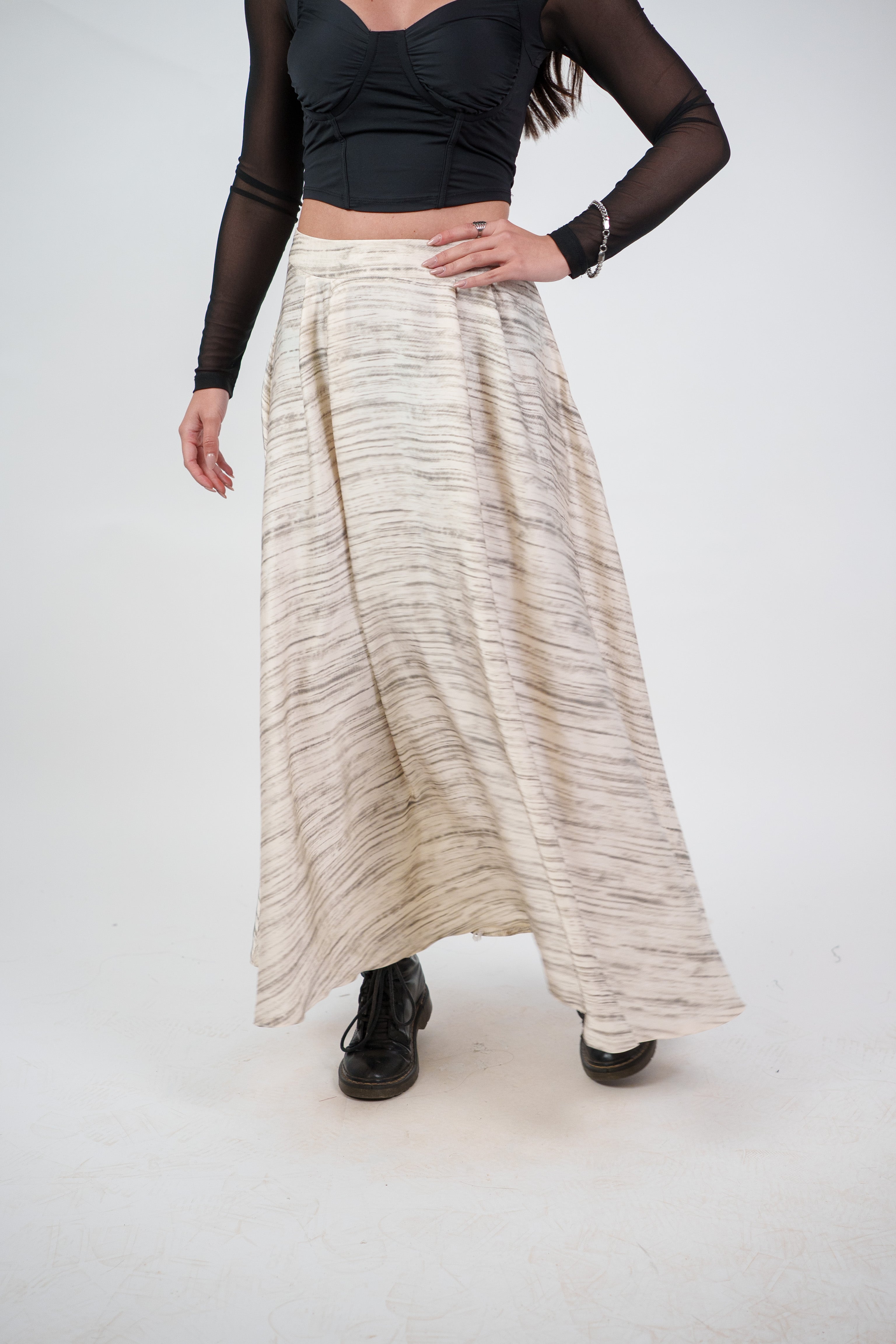 FLOWY TEXTURED MAXI SKIRT