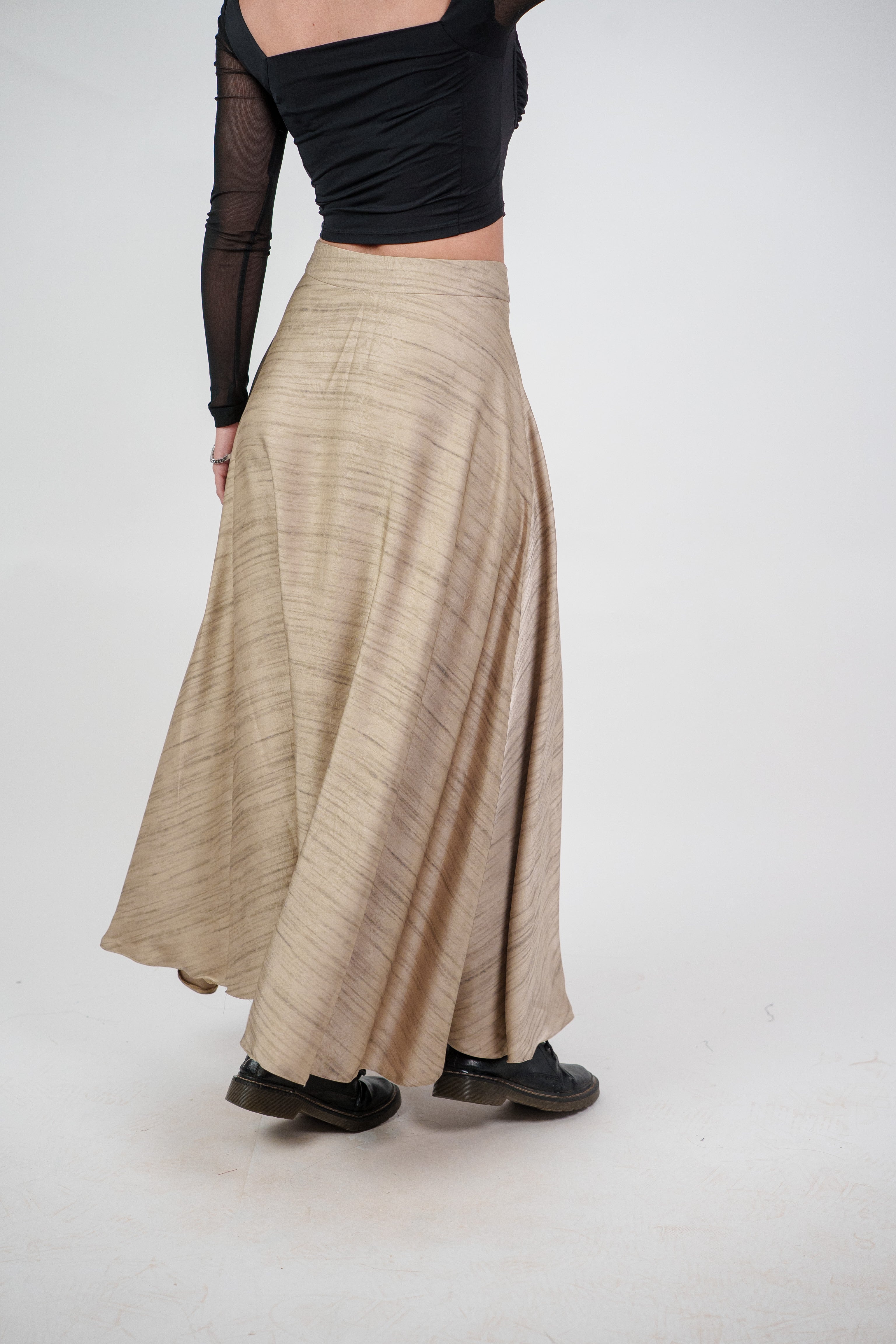 FLOWY TEXTURED MAXI SKIRT