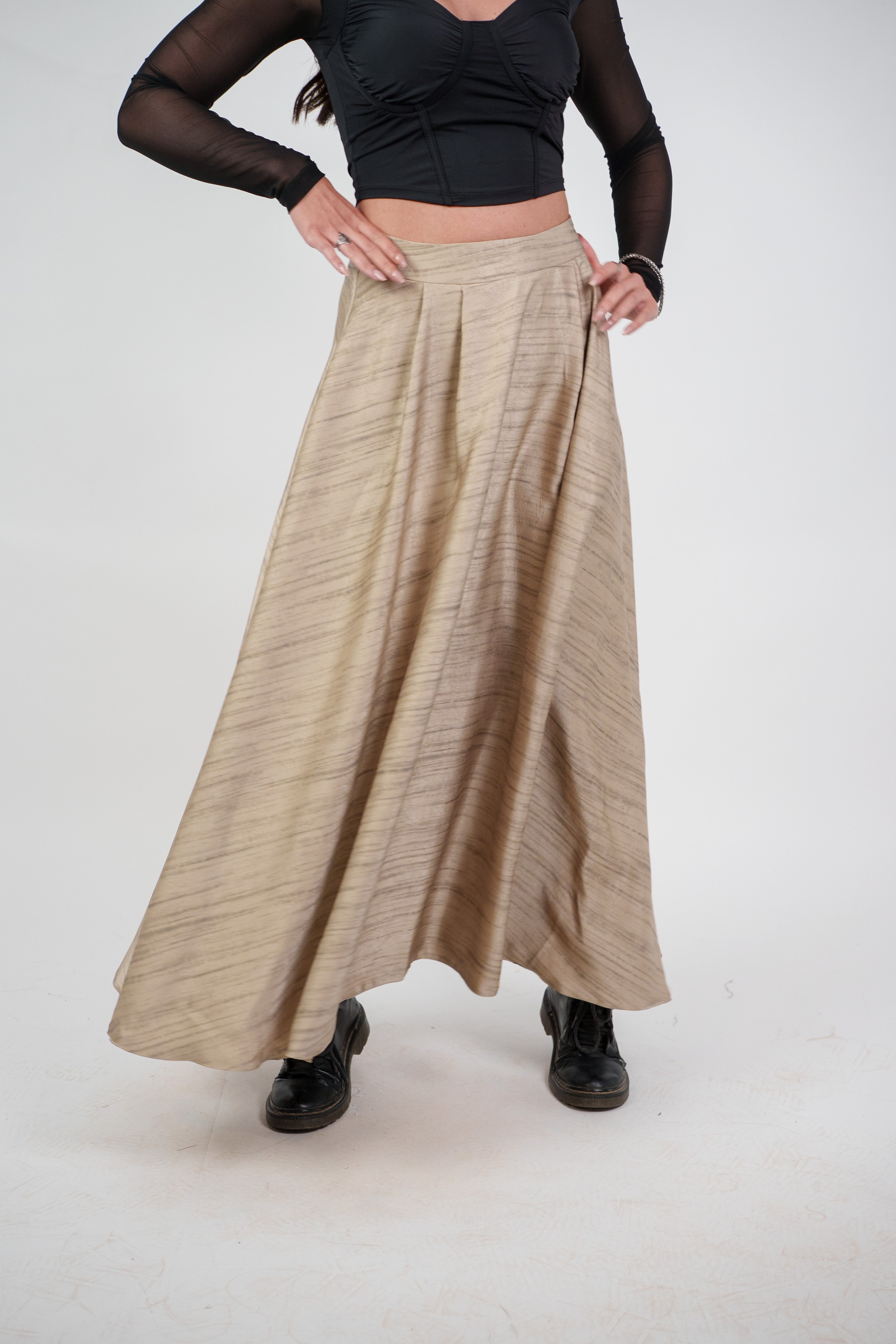 FLOWY TEXTURED MAXI SKIRT