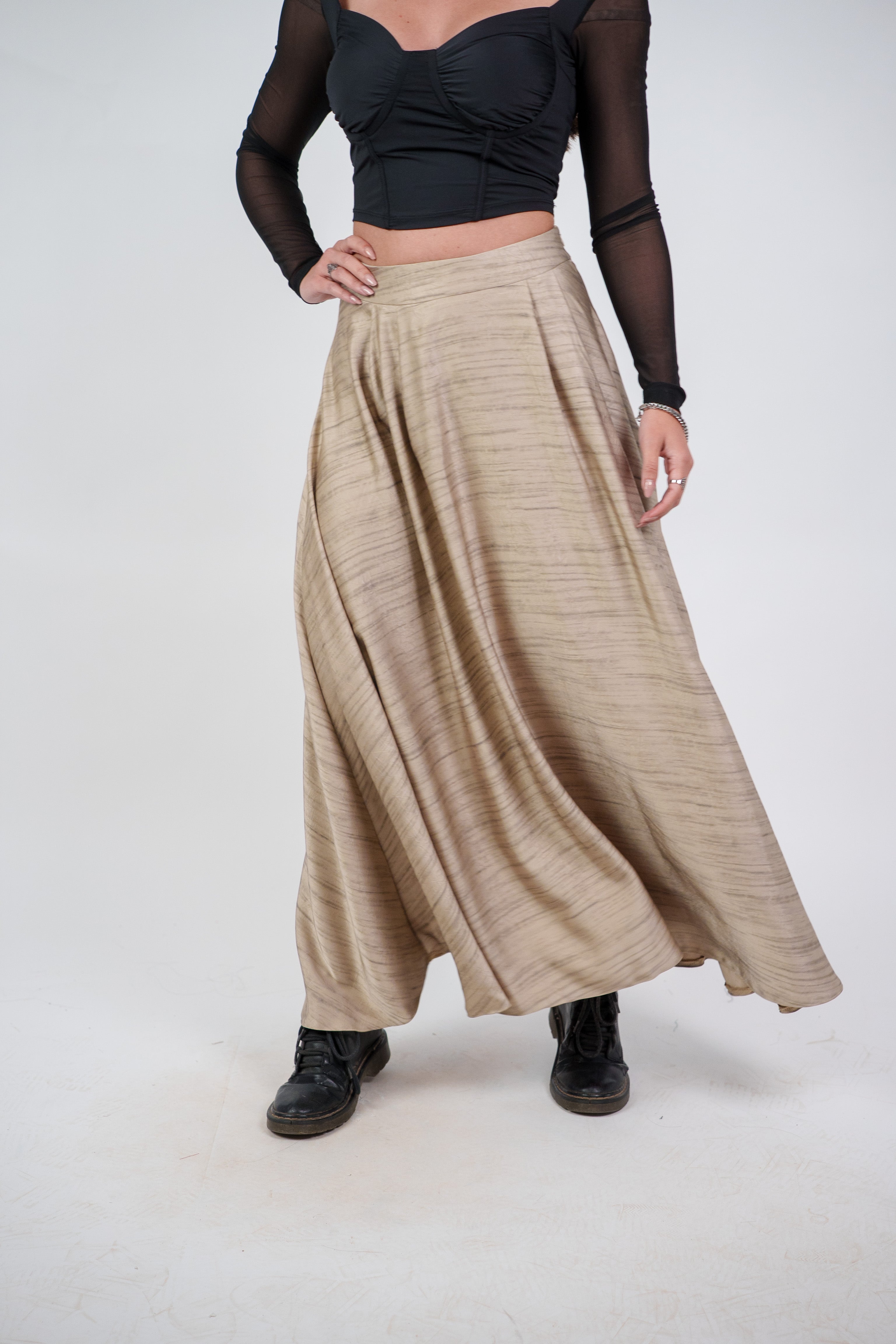 FLOWY TEXTURED MAXI SKIRT