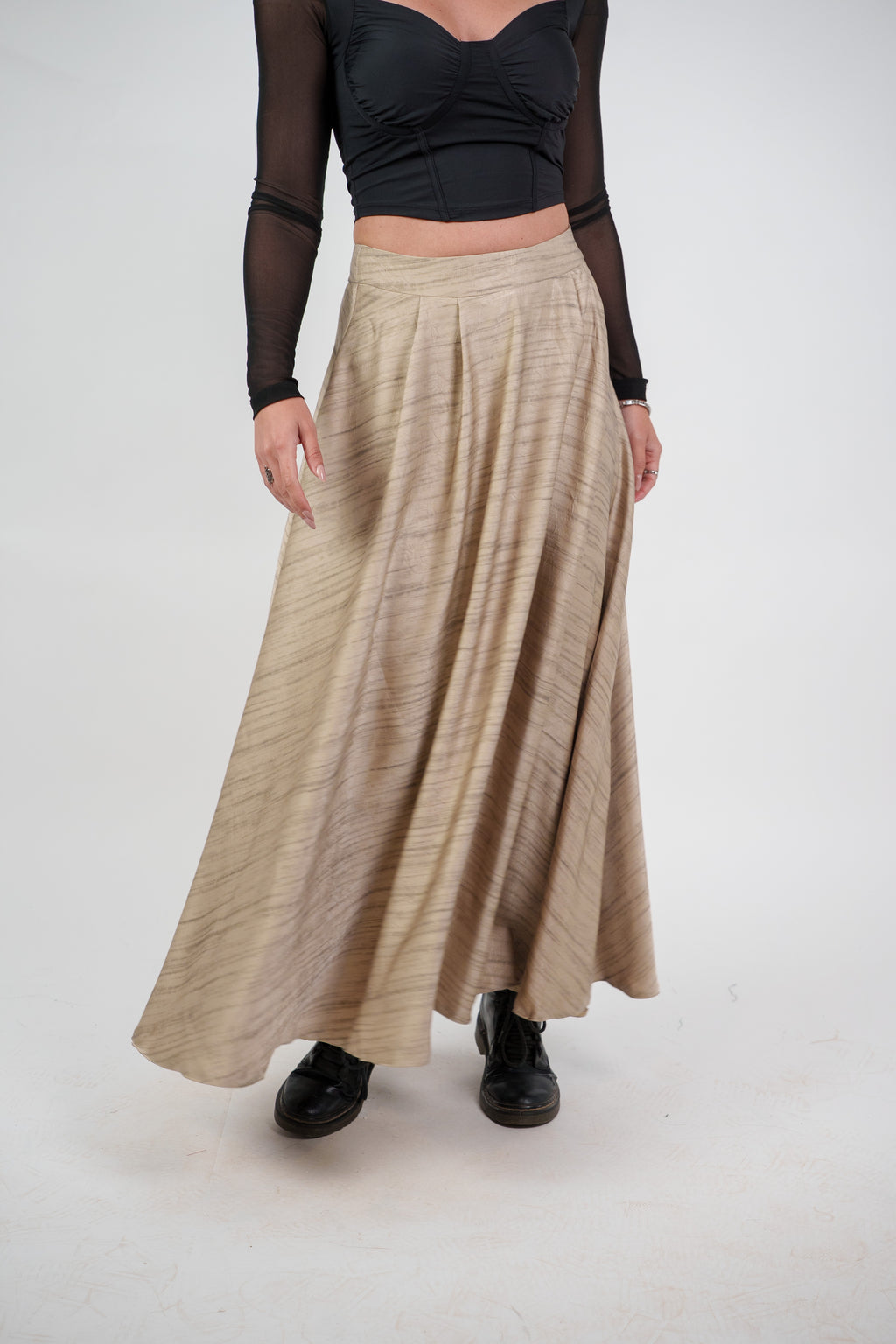 FLOWY TEXTURED MAXI SKIRT