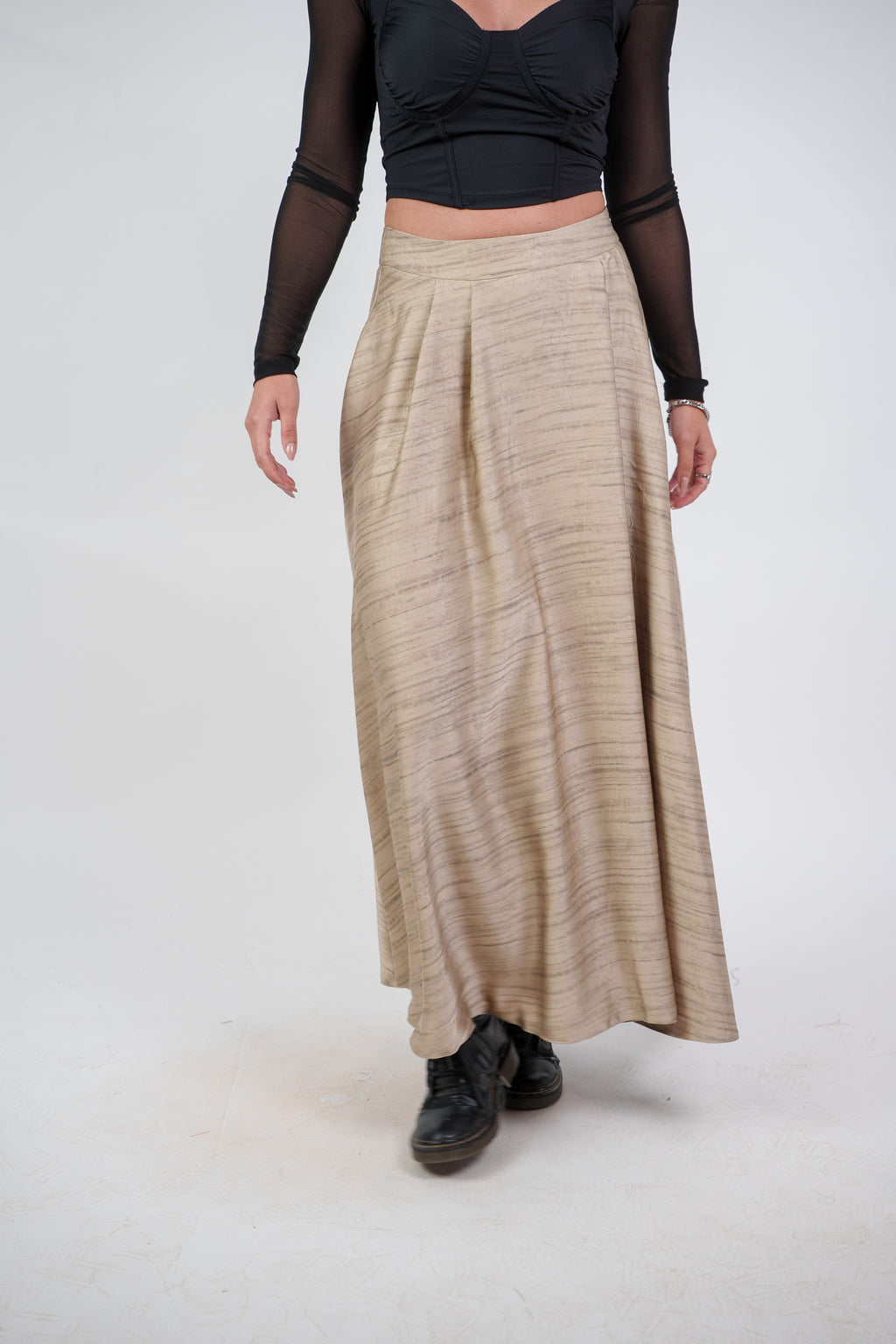 FLOWY TEXTURED MAXI SKIRT