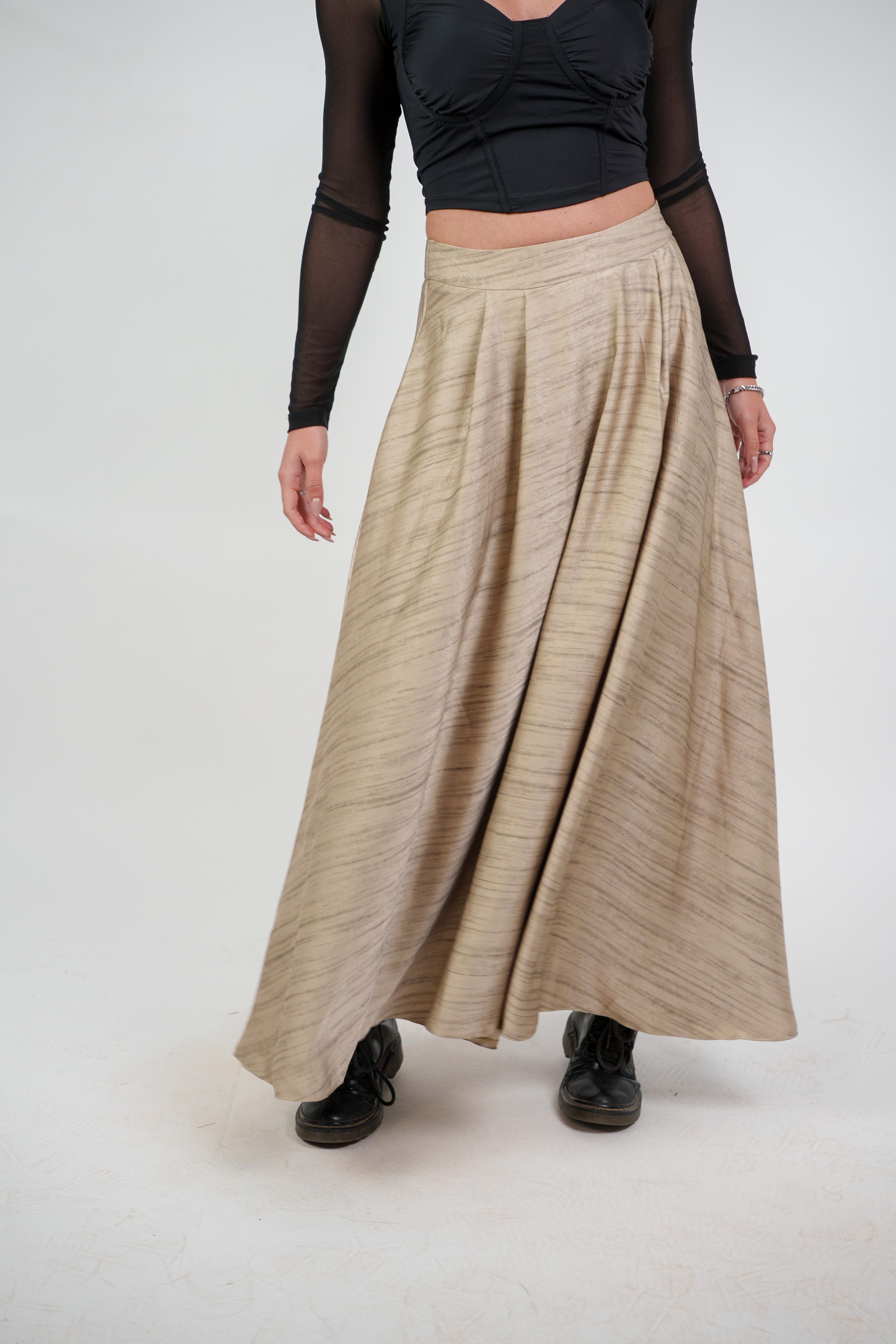 FLOWY TEXTURED MAXI SKIRT