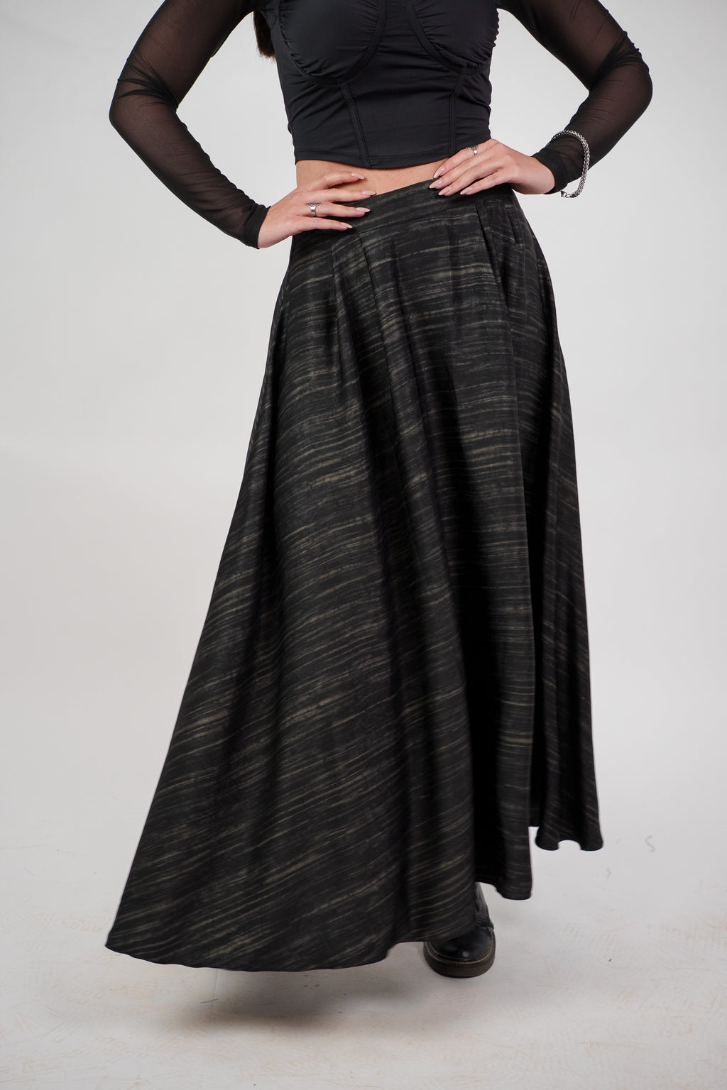 FLOWY TEXTURED MAXI SKIRT