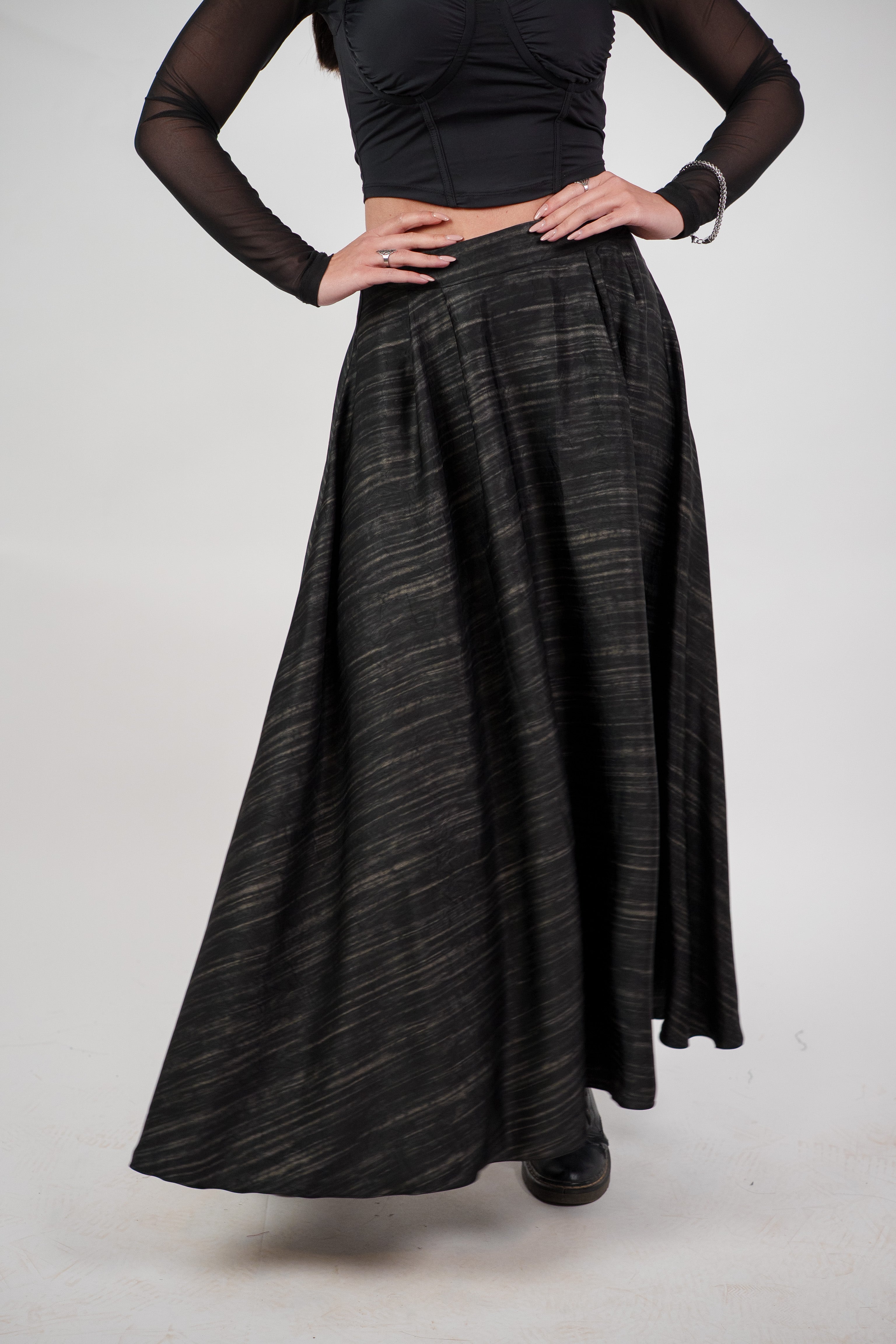 FLOWY TEXTURED MAXI SKIRT