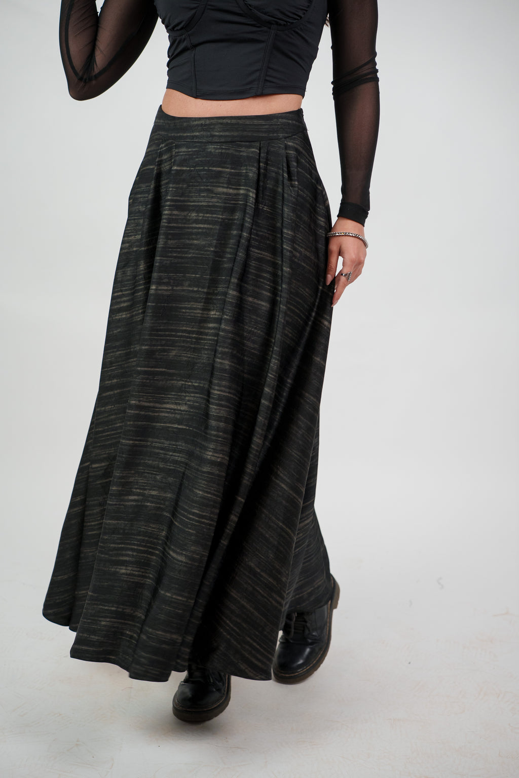 FLOWY TEXTURED MAXI SKIRT