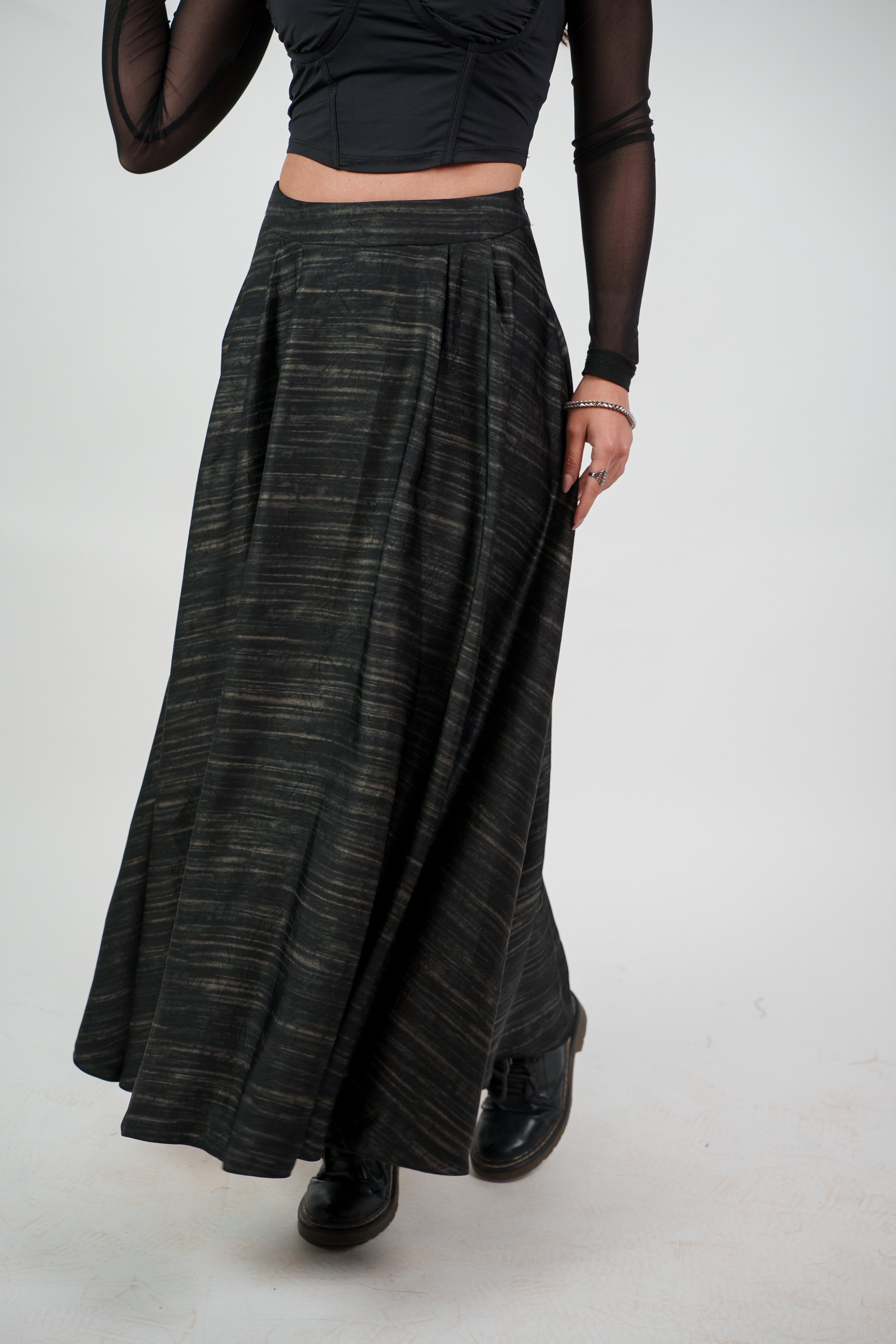 FLOWY TEXTURED MAXI SKIRT
