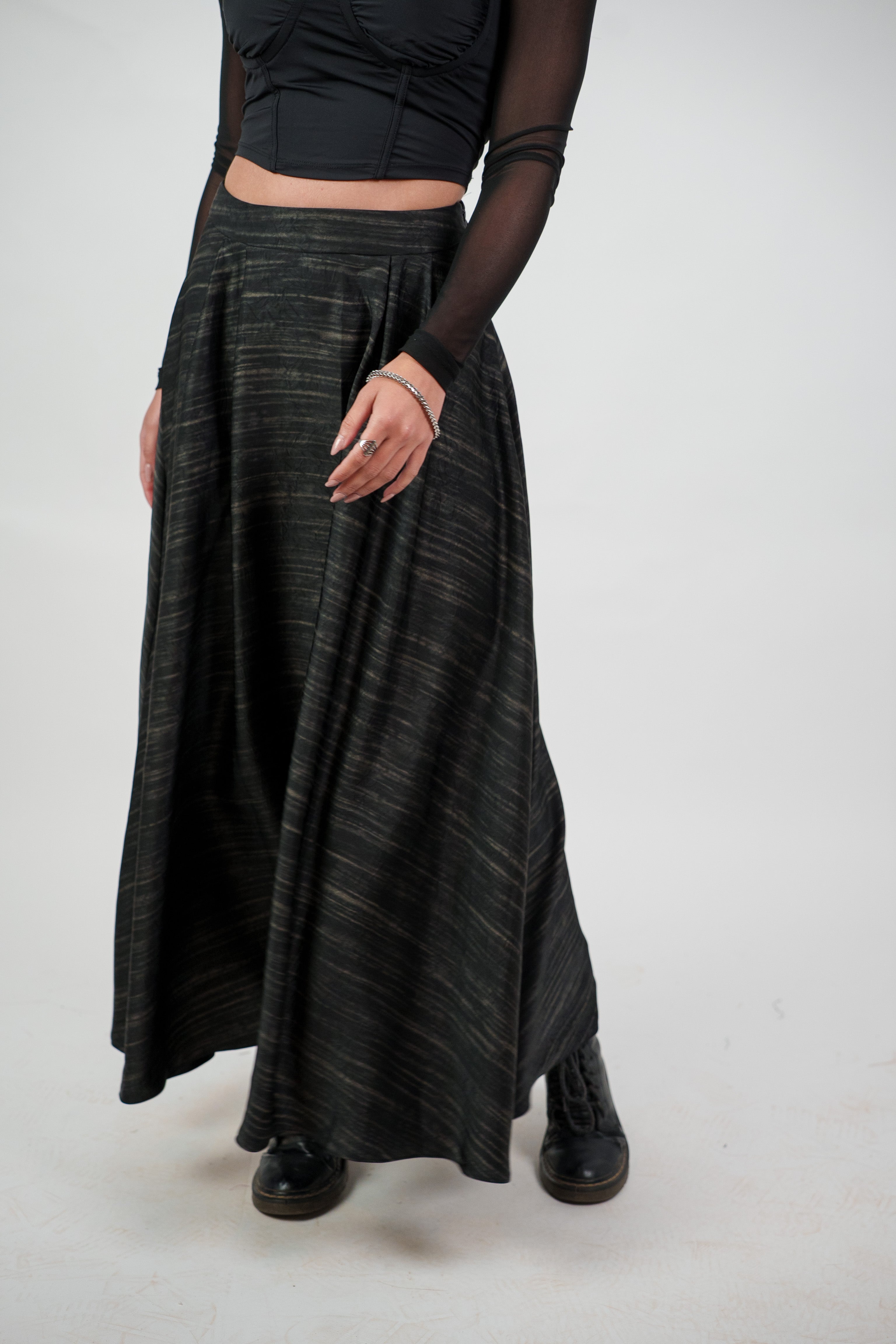 FLOWY TEXTURED MAXI SKIRT