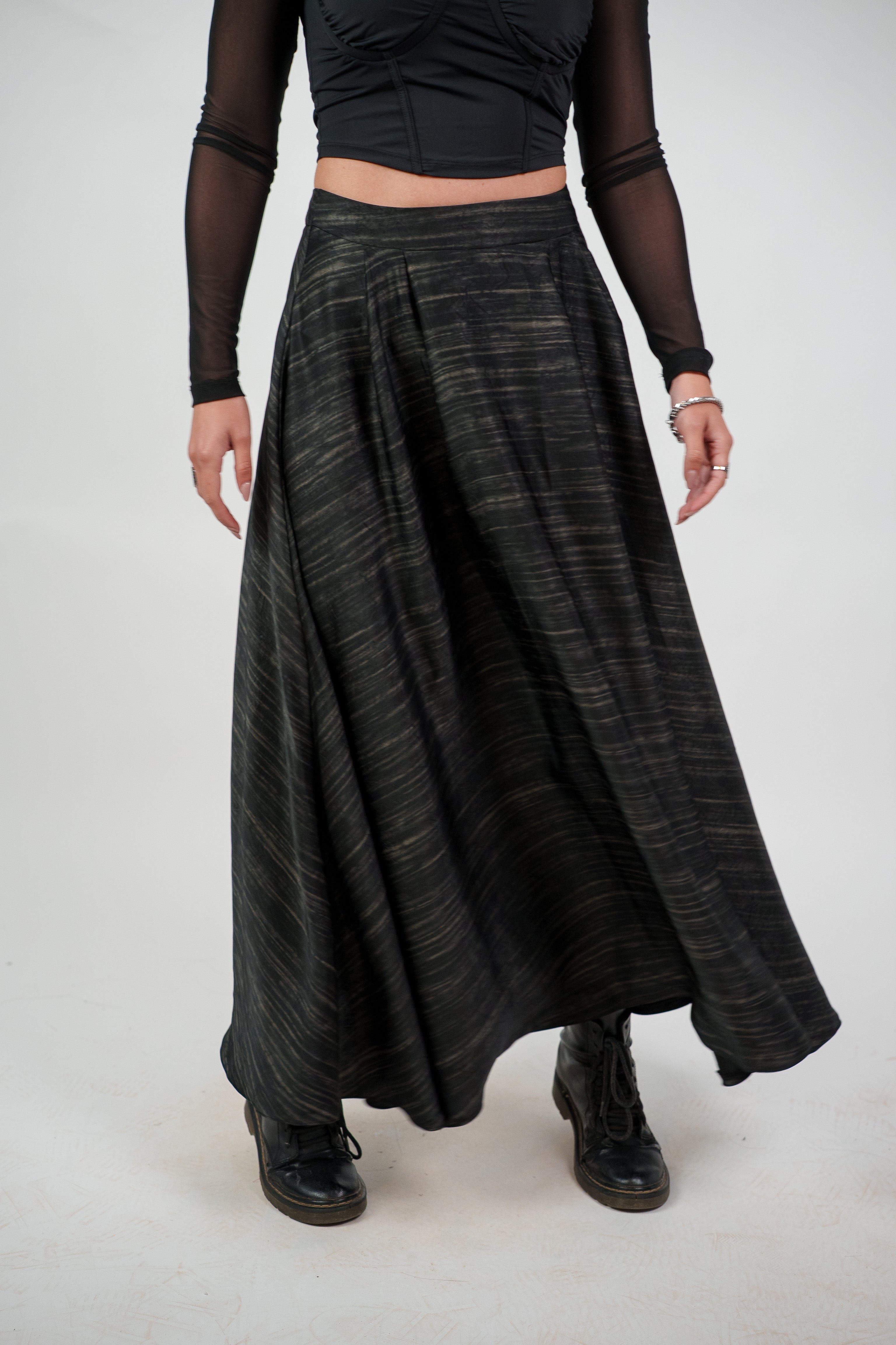 FLOWY TEXTURED MAXI SKIRT