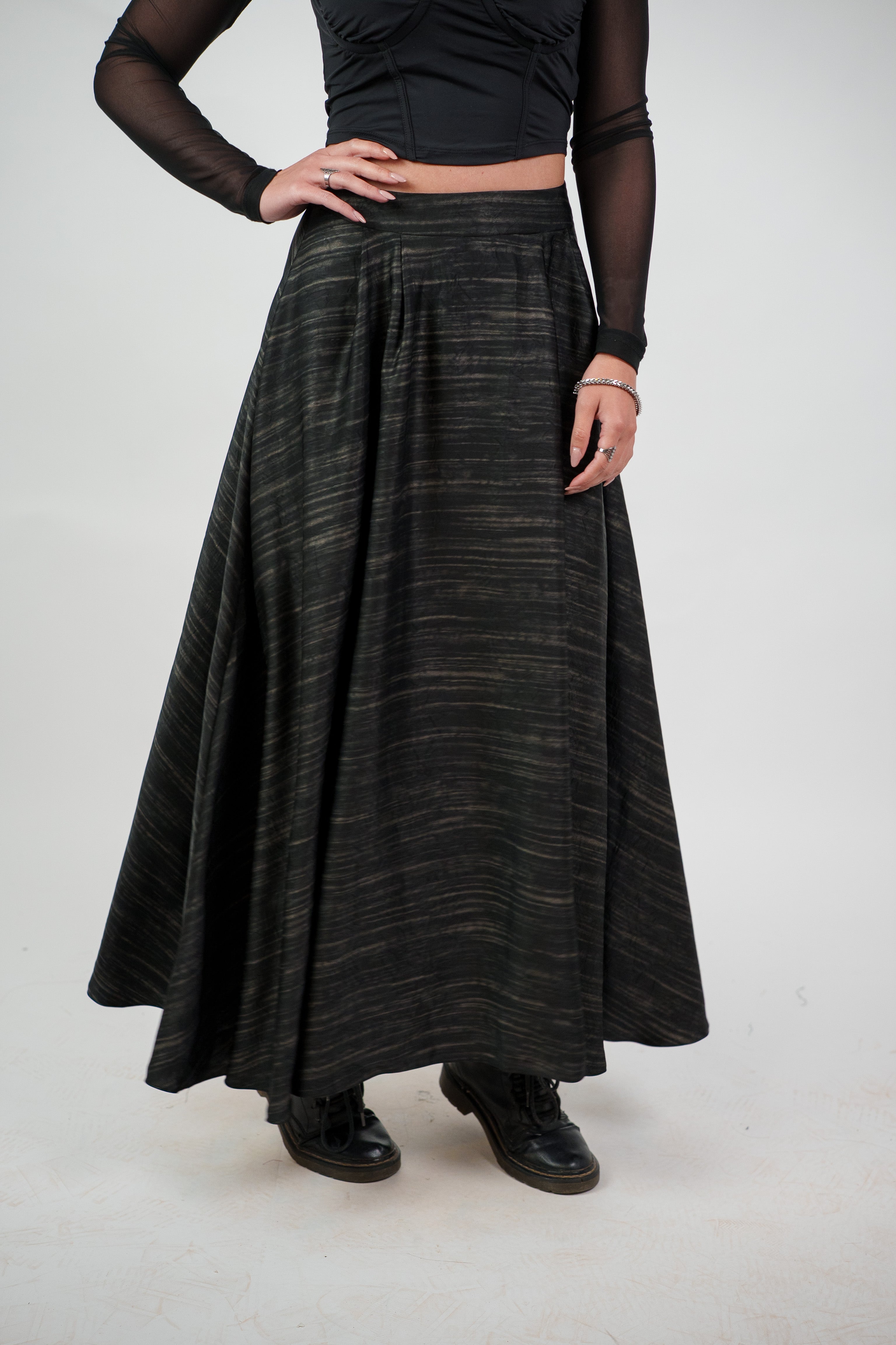 FLOWY TEXTURED MAXI SKIRT