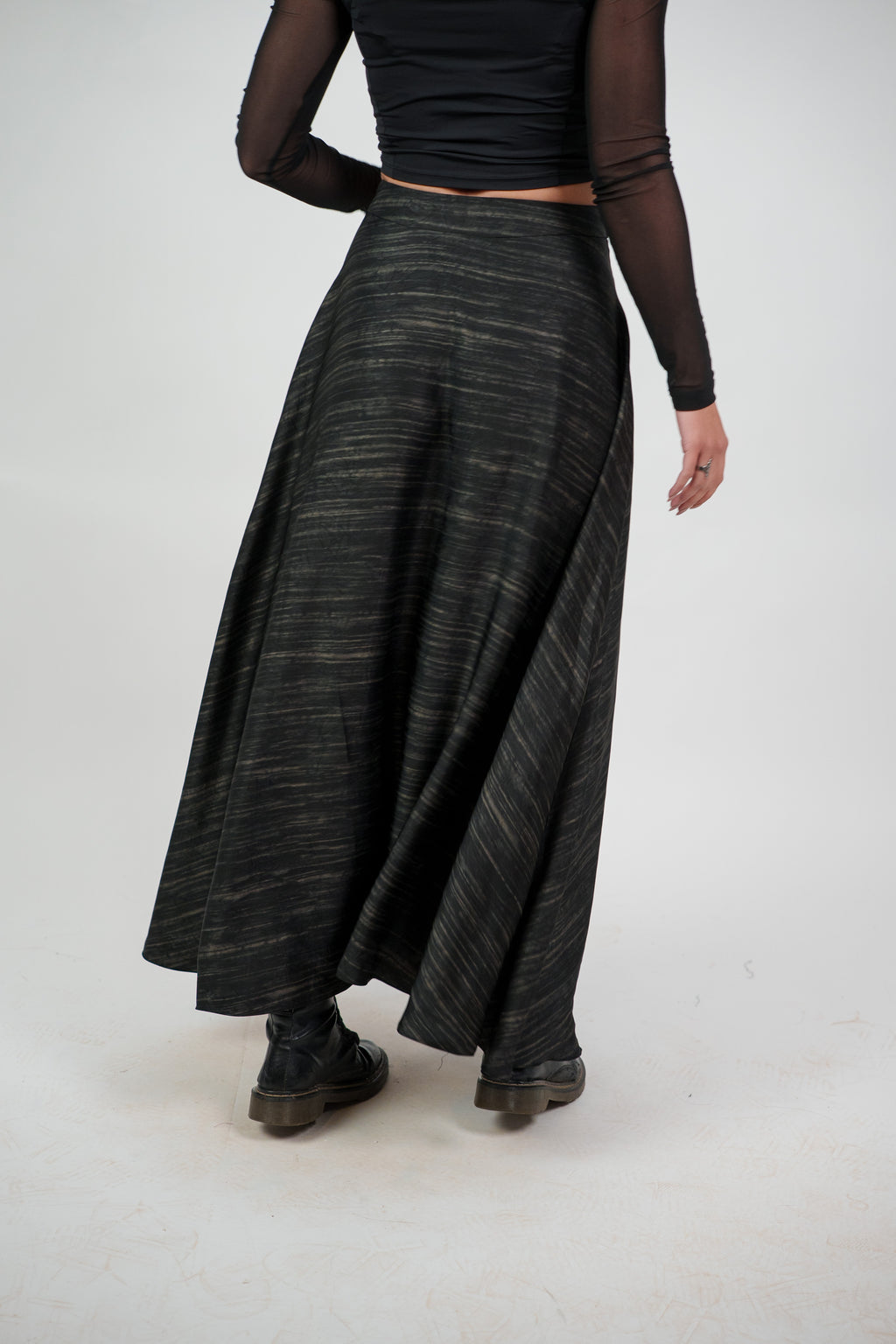 FLOWY TEXTURED MAXI SKIRT