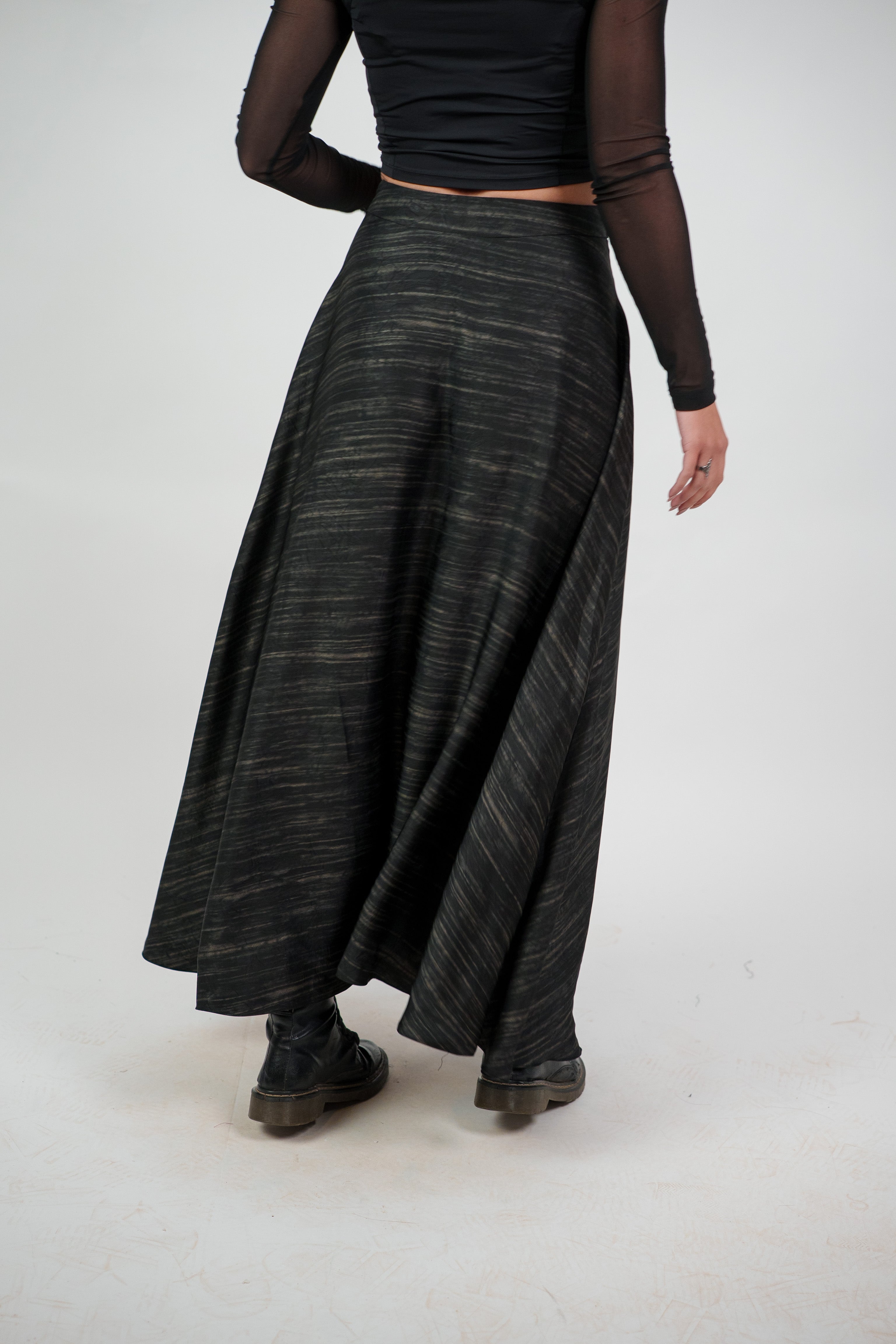 FLOWY TEXTURED MAXI SKIRT