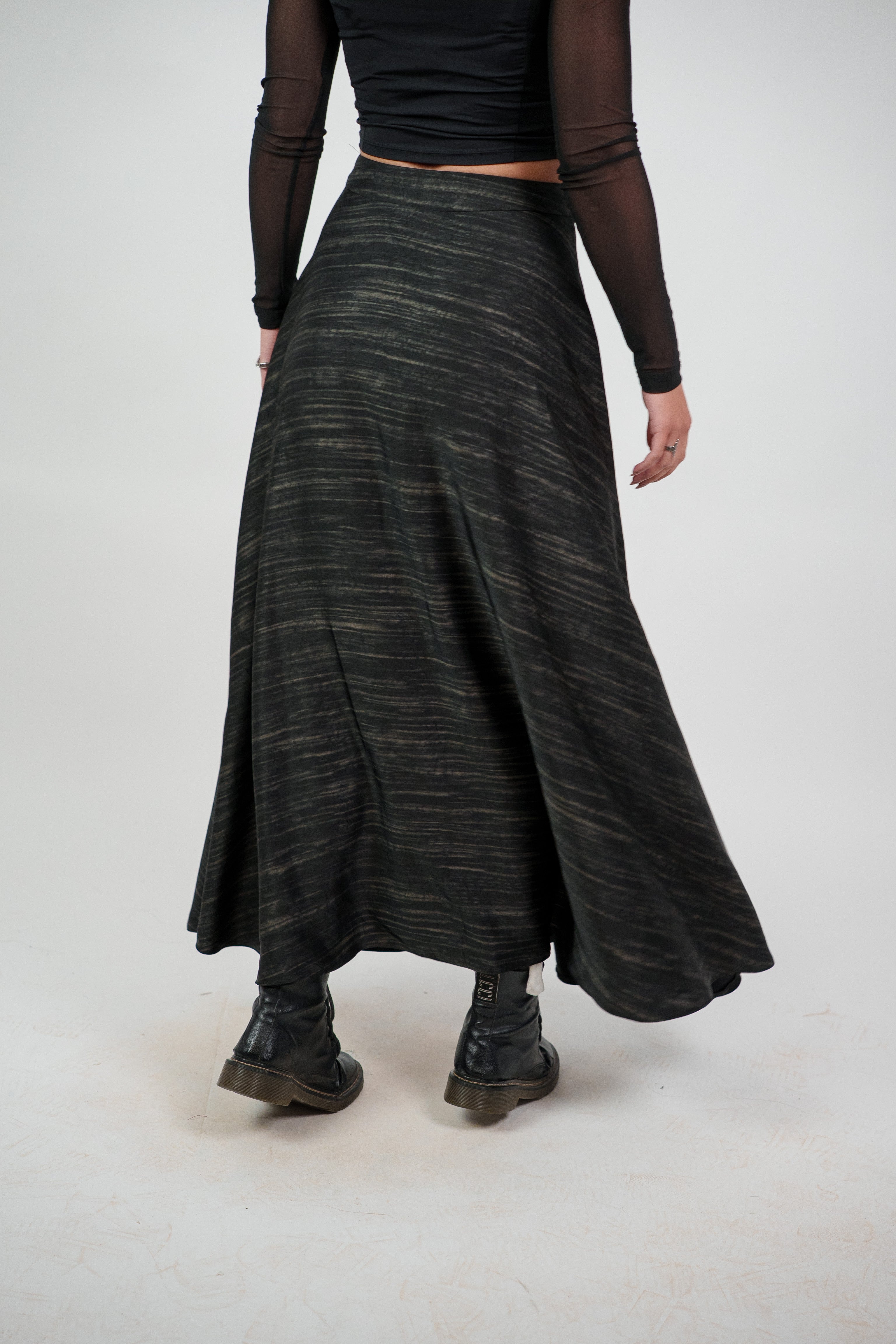 FLOWY TEXTURED MAXI SKIRT