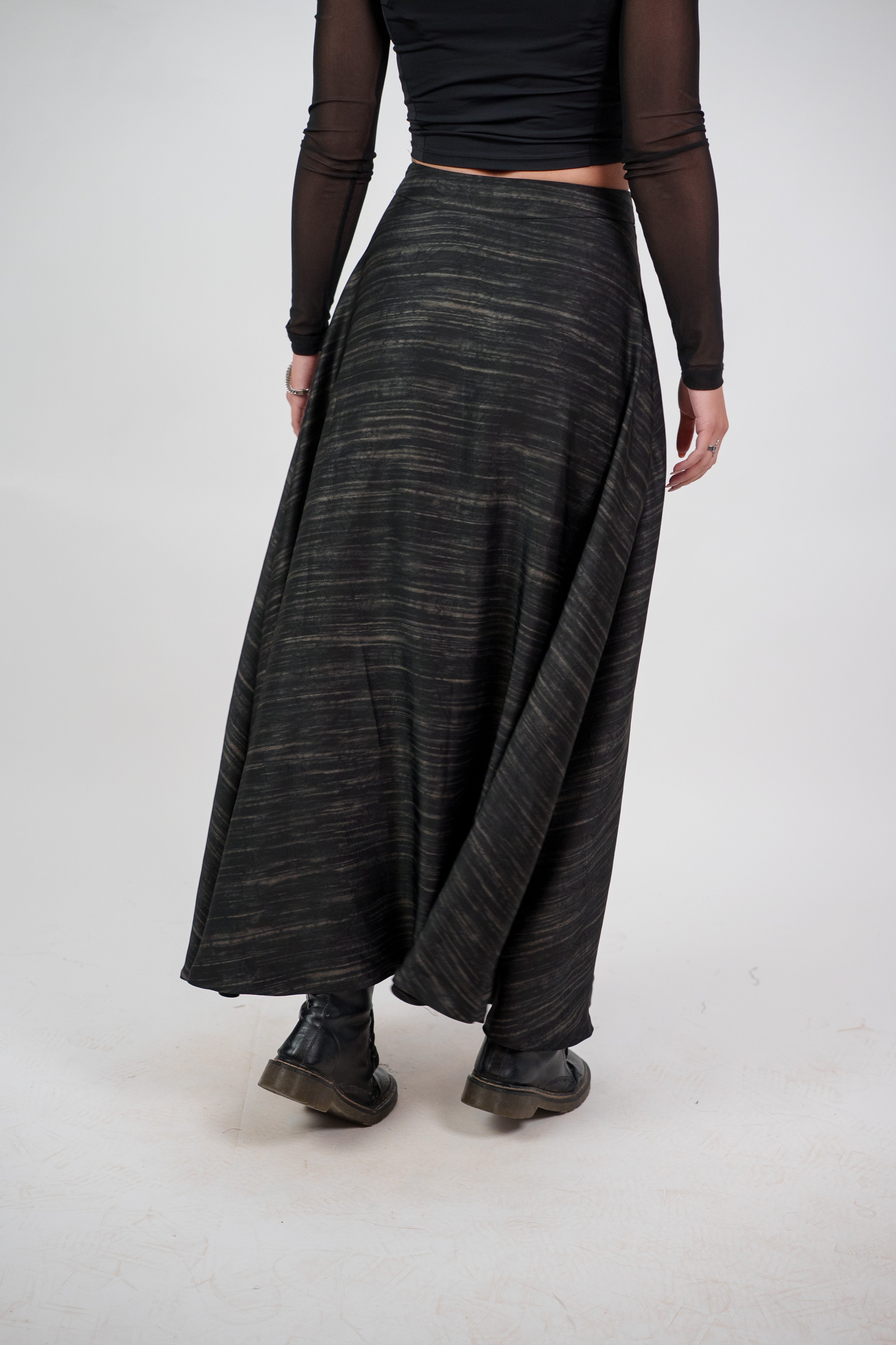 FLOWY TEXTURED MAXI SKIRT