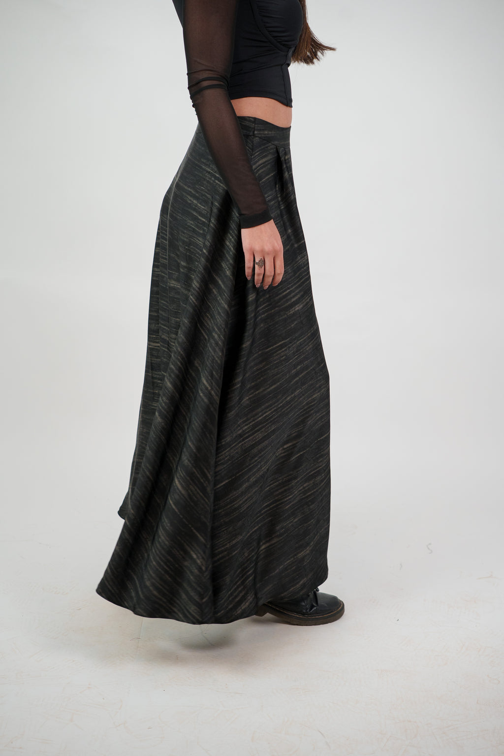 FLOWY TEXTURED MAXI SKIRT