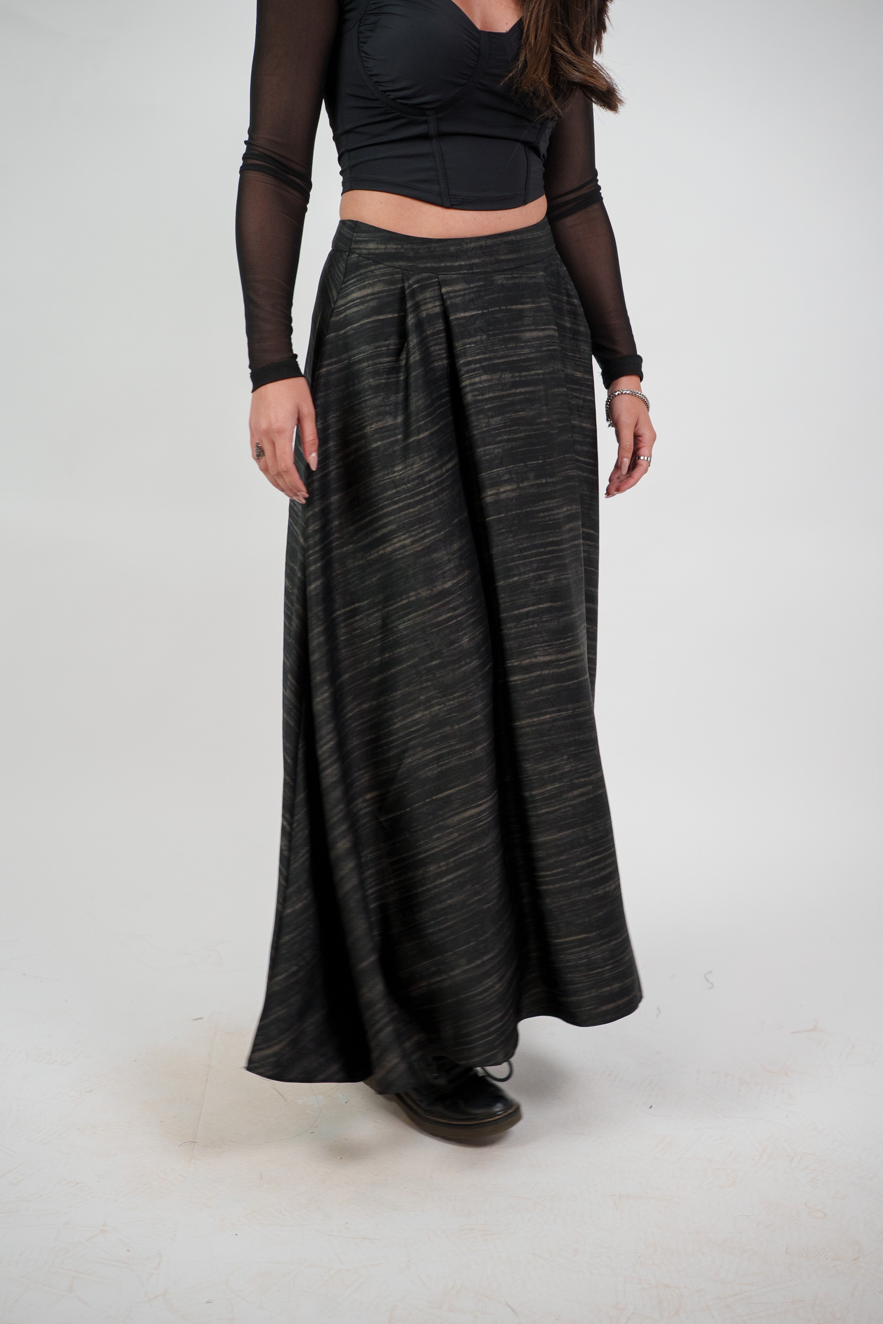 FLOWY TEXTURED MAXI SKIRT