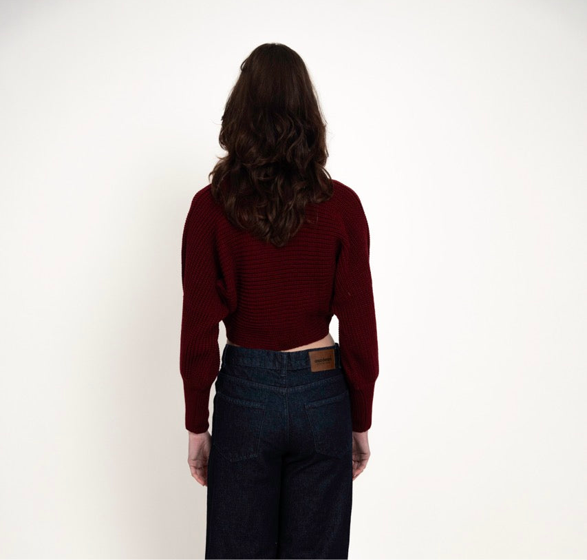 POLO V-NECK KNIT BLOUSE