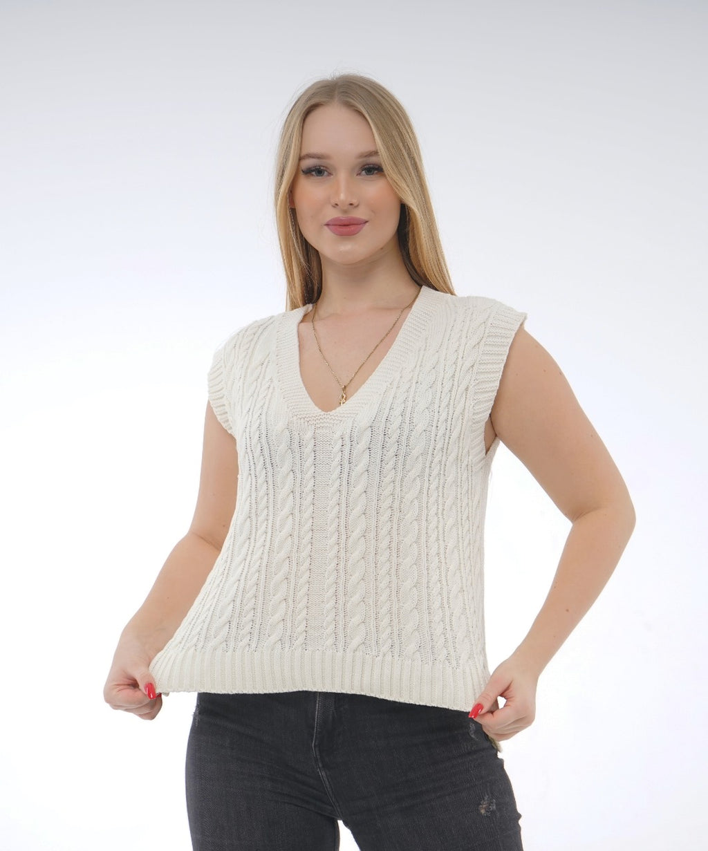 SLEEVELESS CABLE KNIT TOP