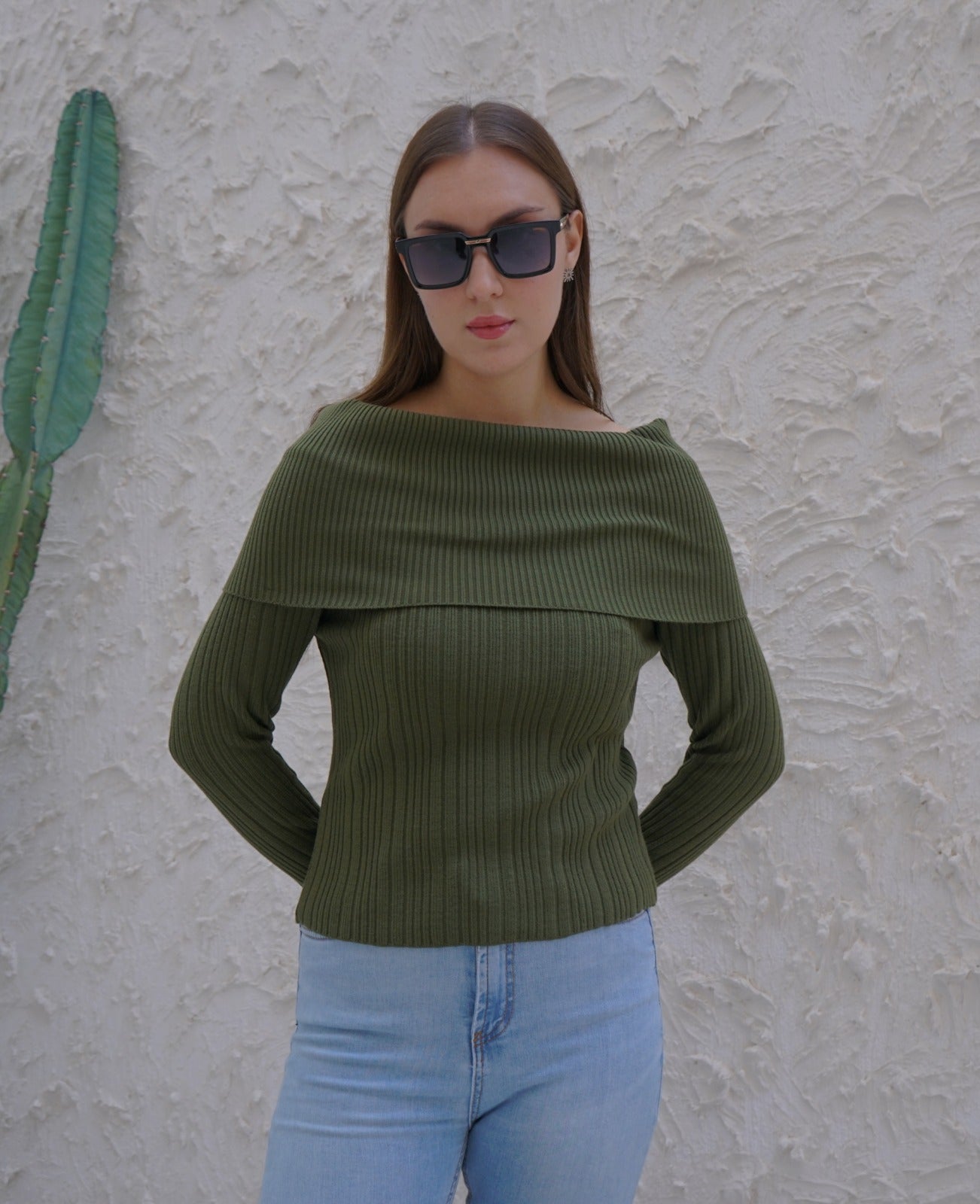 RIBBED KNIT TOP