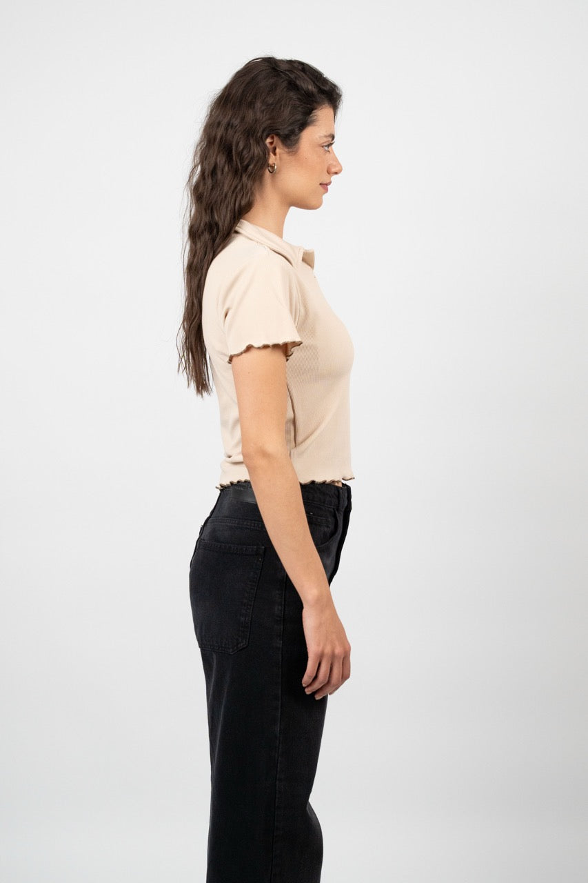 BUTTERFLY RIBBED POLO CROP TEE