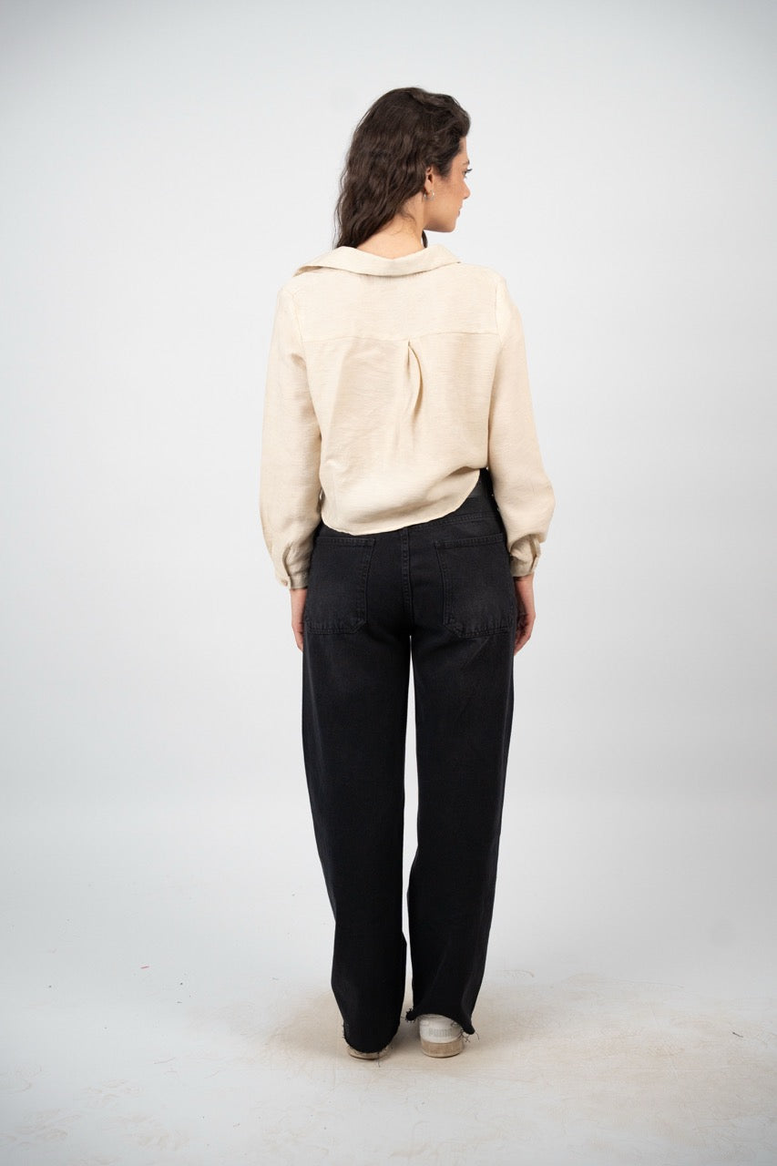 CROPPED BUTTON-DOWN SATIN BLOUSE