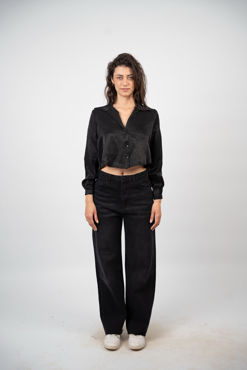 CROPPED BUTTON-DOWN SATIN BLOUSE