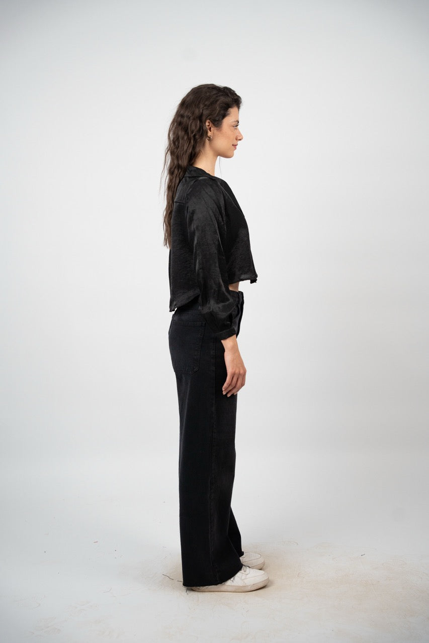 CROPPED BUTTON-DOWN SATIN BLOUSE