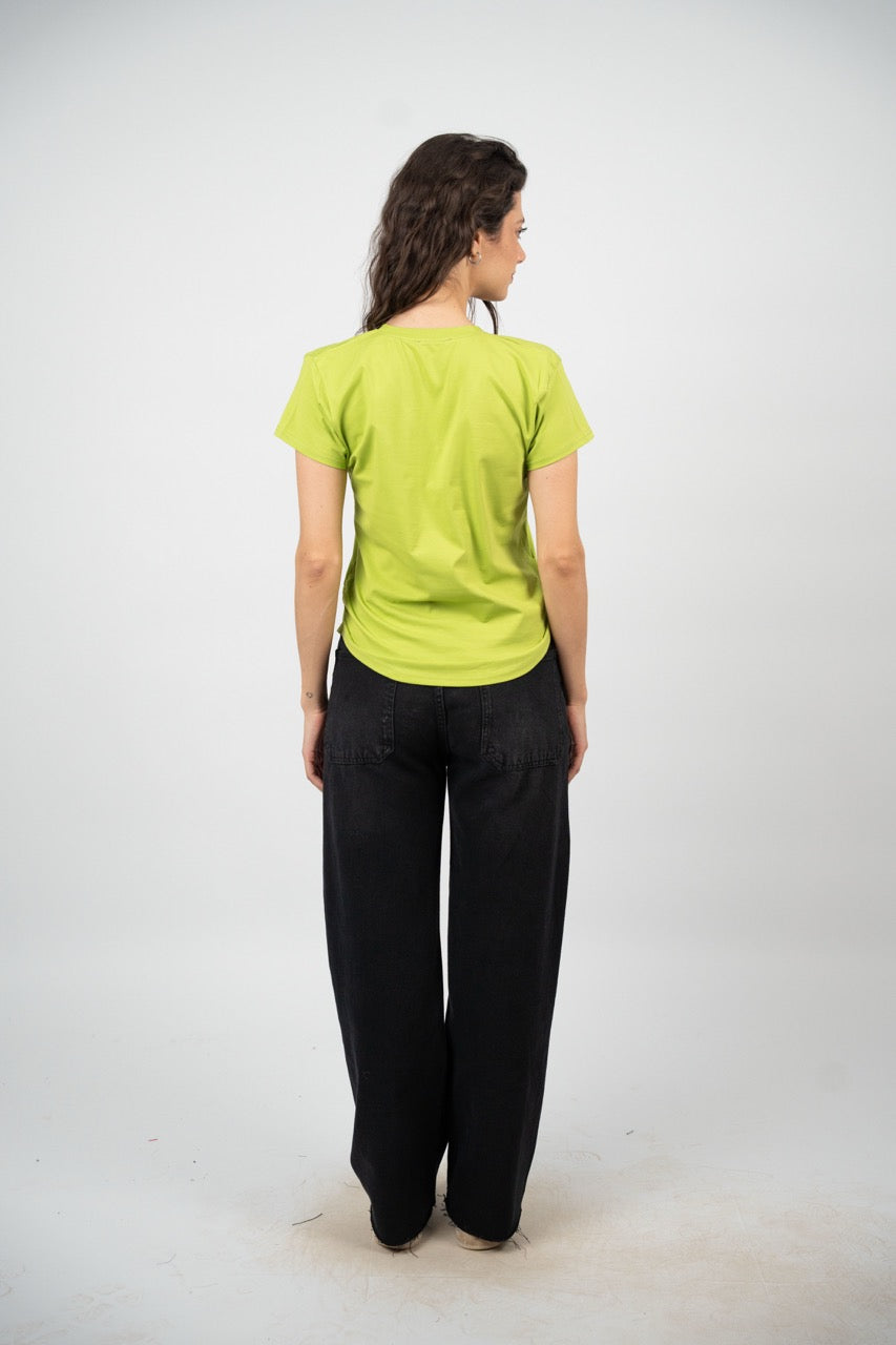 CURVED HEM V-NECK LOGO TEE