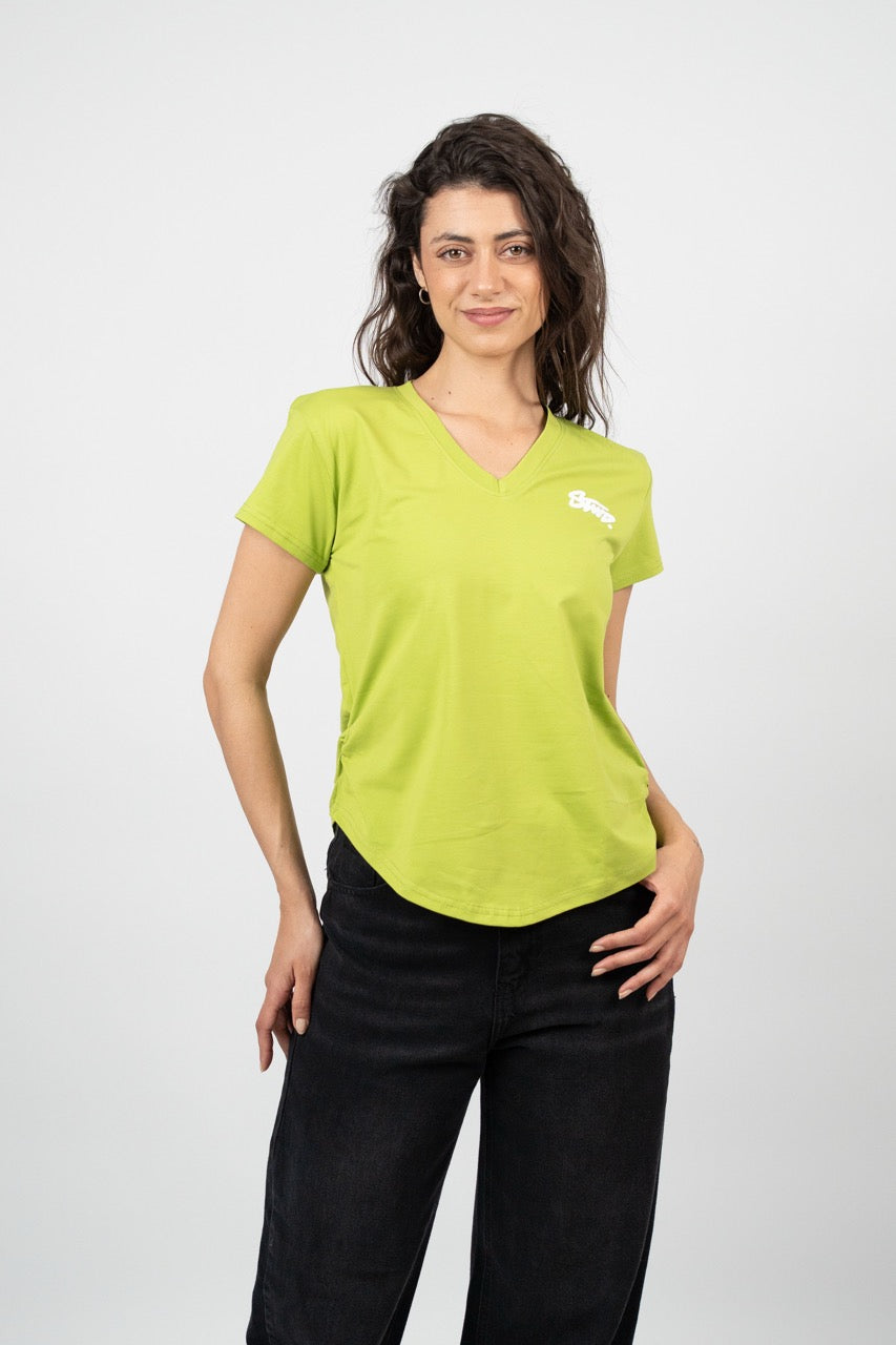 CURVED HEM V-NECK LOGO TEE