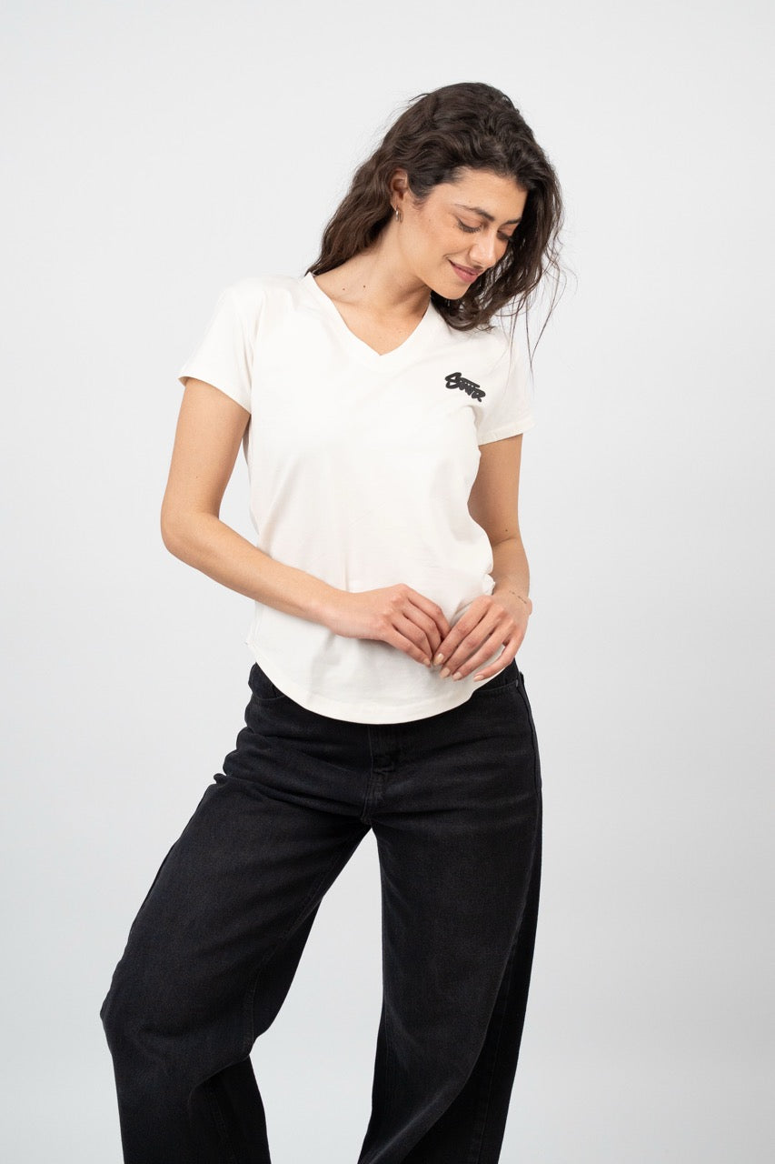 CURVED HEM V-NECK LOGO TEE