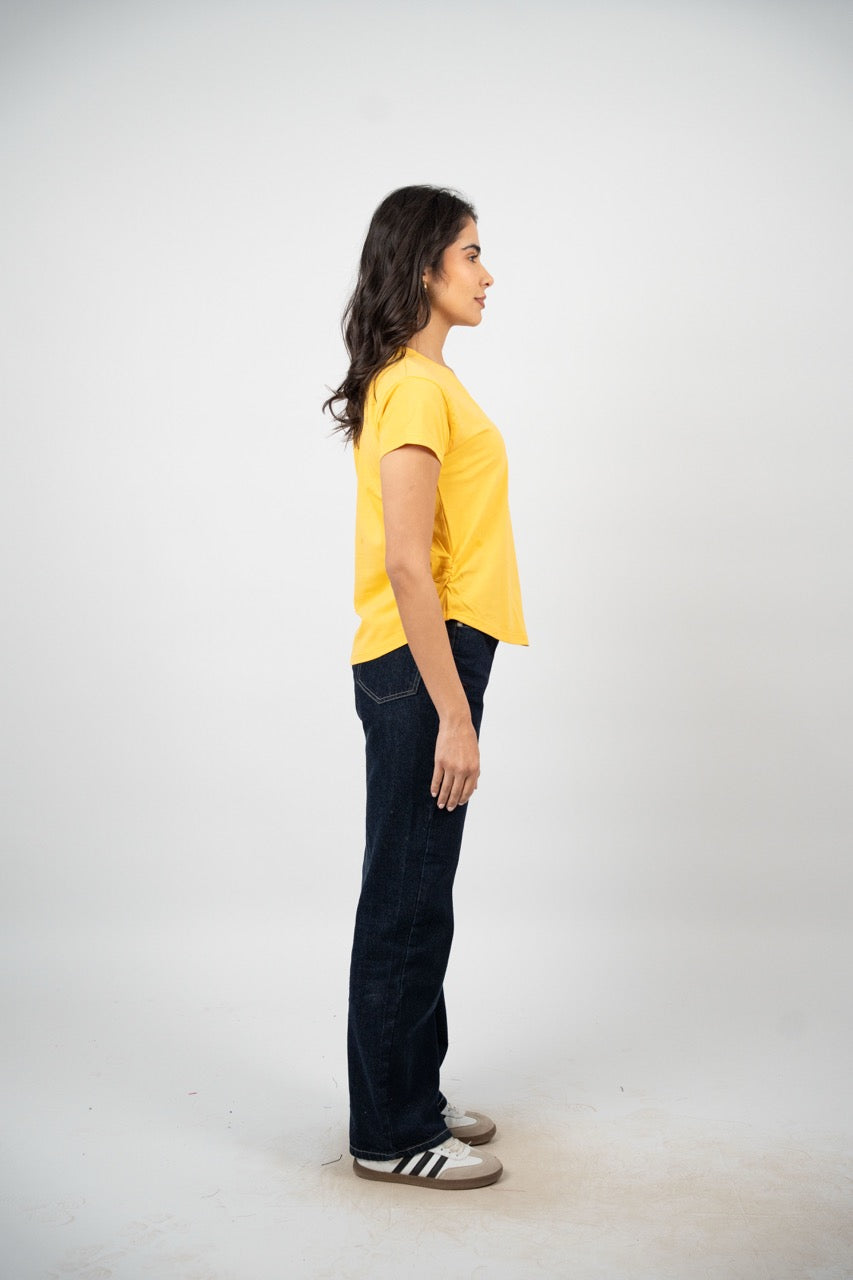 CURVED HEM V-NECK LOGO TEE