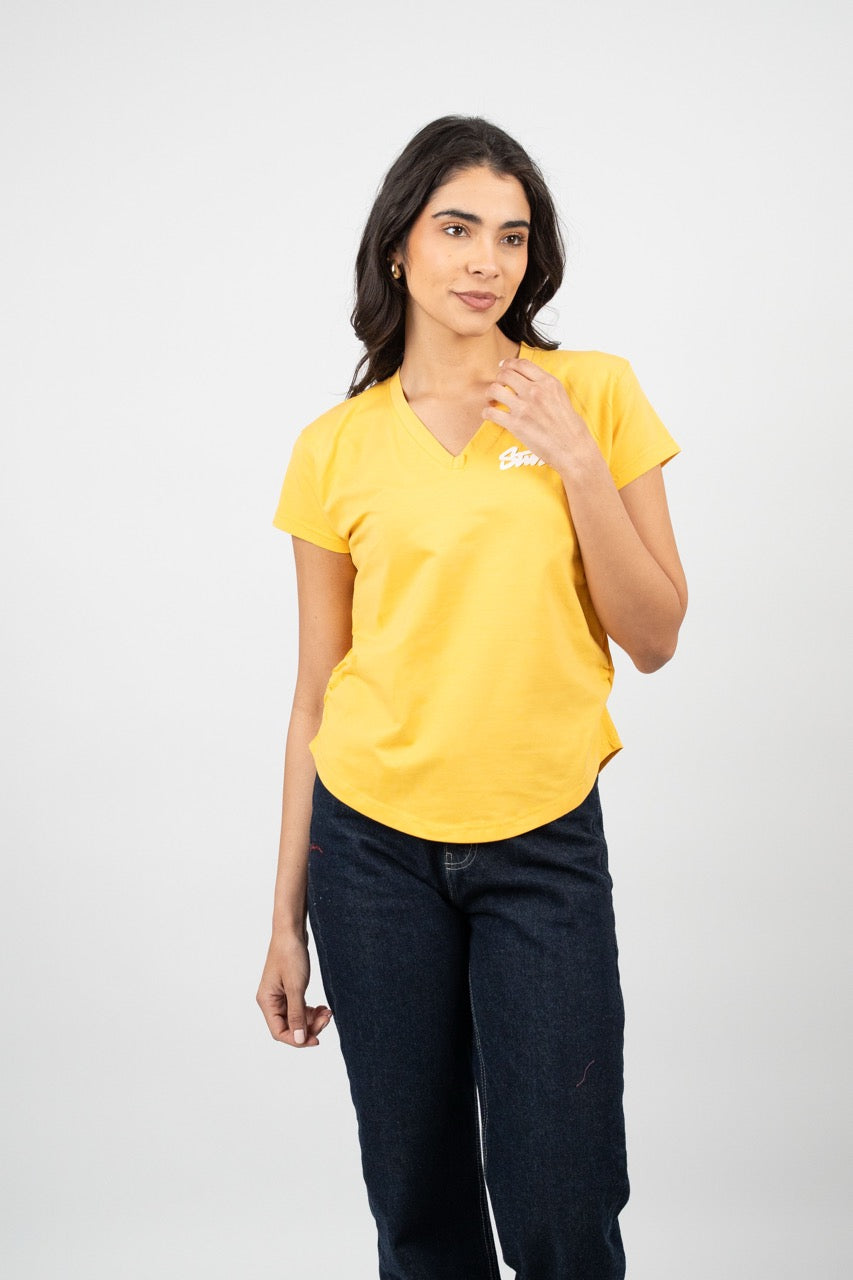 CURVED HEM V-NECK LOGO TEE