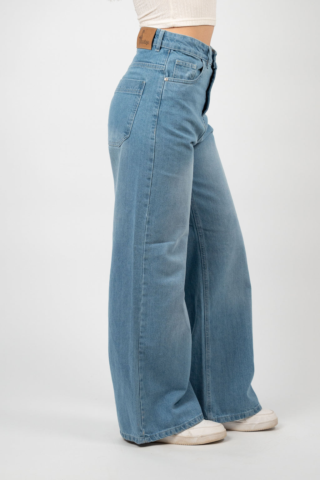 LONG WIDE LEG DENIM – MEDIUM LIGHT WASH