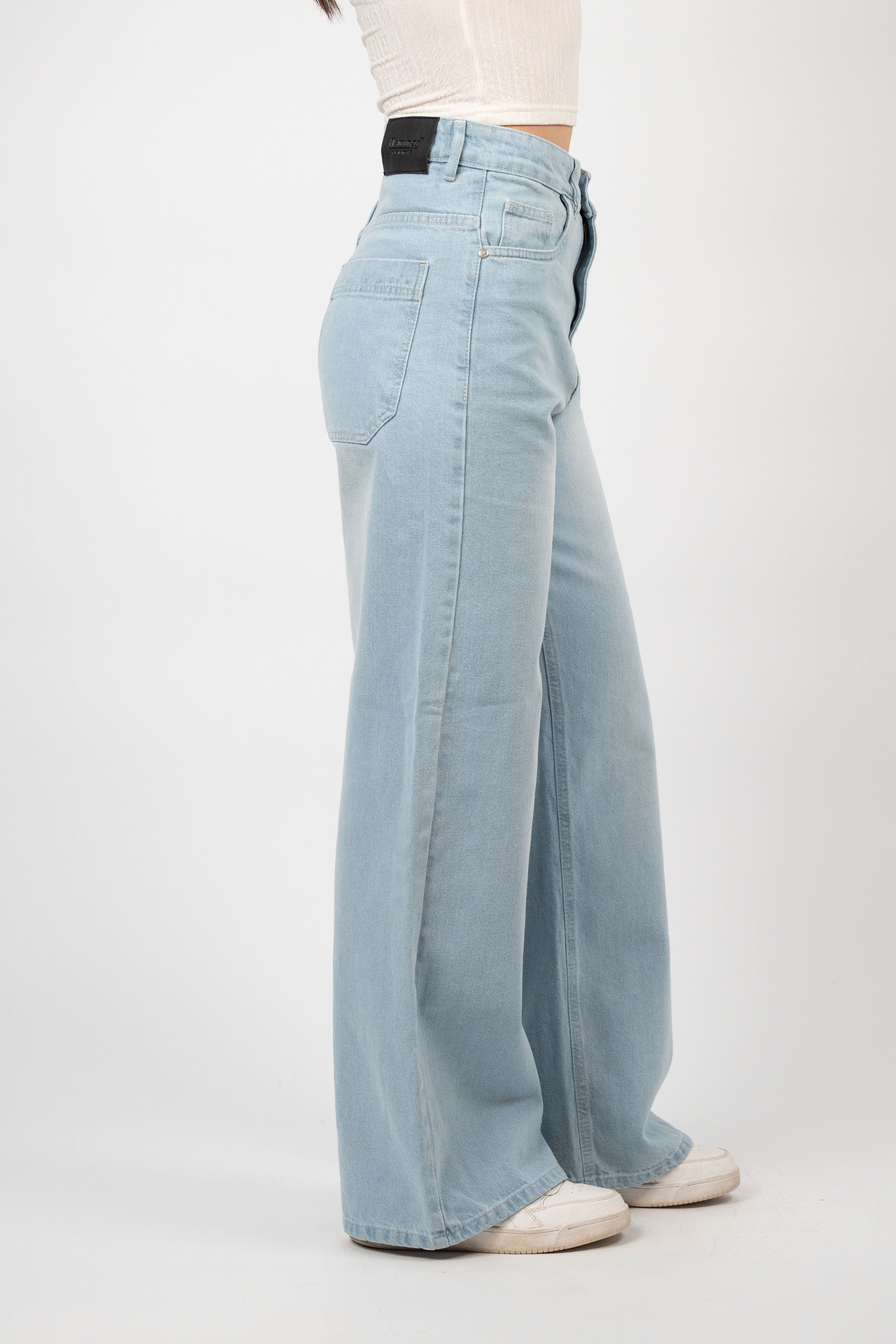 LONG WIDE LEG DENIM – LIGHT WASH