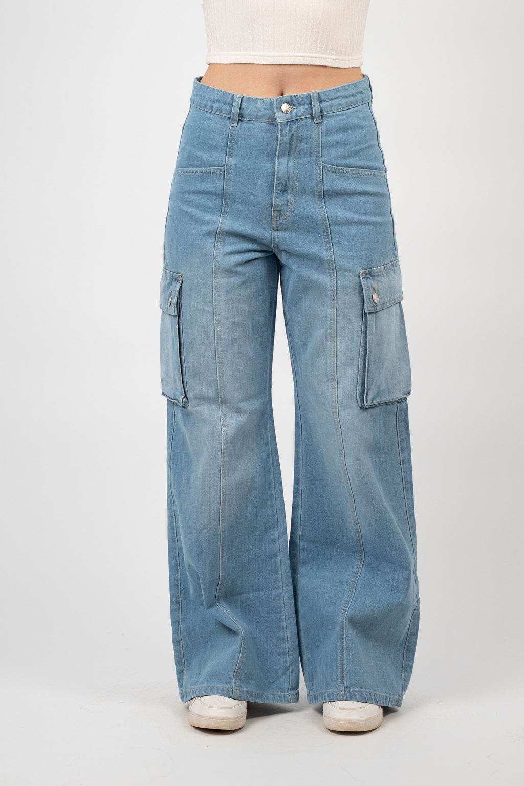WIDE LEG CARGO DENIM – LIGHT WASH