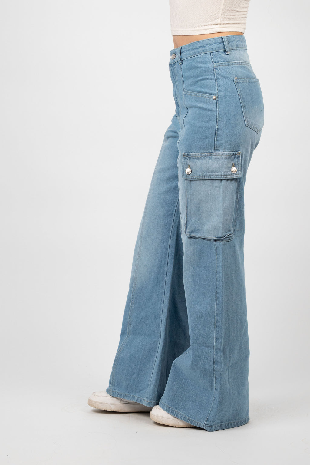WIDE LEG CARGO DENIM – LIGHT WASH