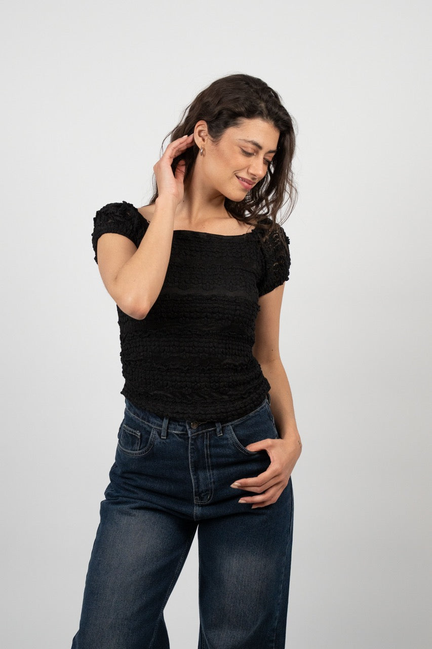 LACE SLEEVE SMOCKED TOP