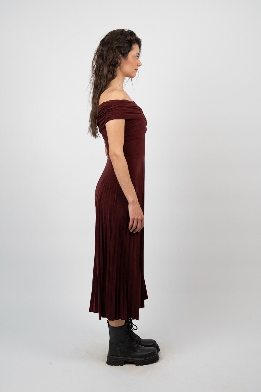 OFF SHOULDER PLEATED MIDI DRESS