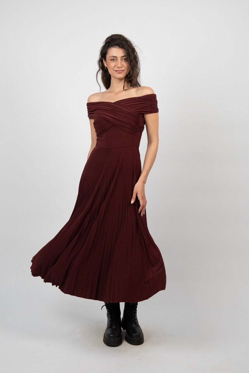 OFF SHOULDER PLEATED MIDI DRESS