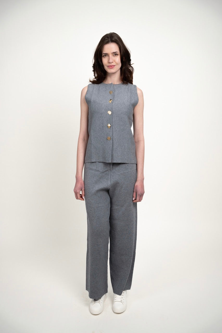 BUTTONED SLEEVELESS SET