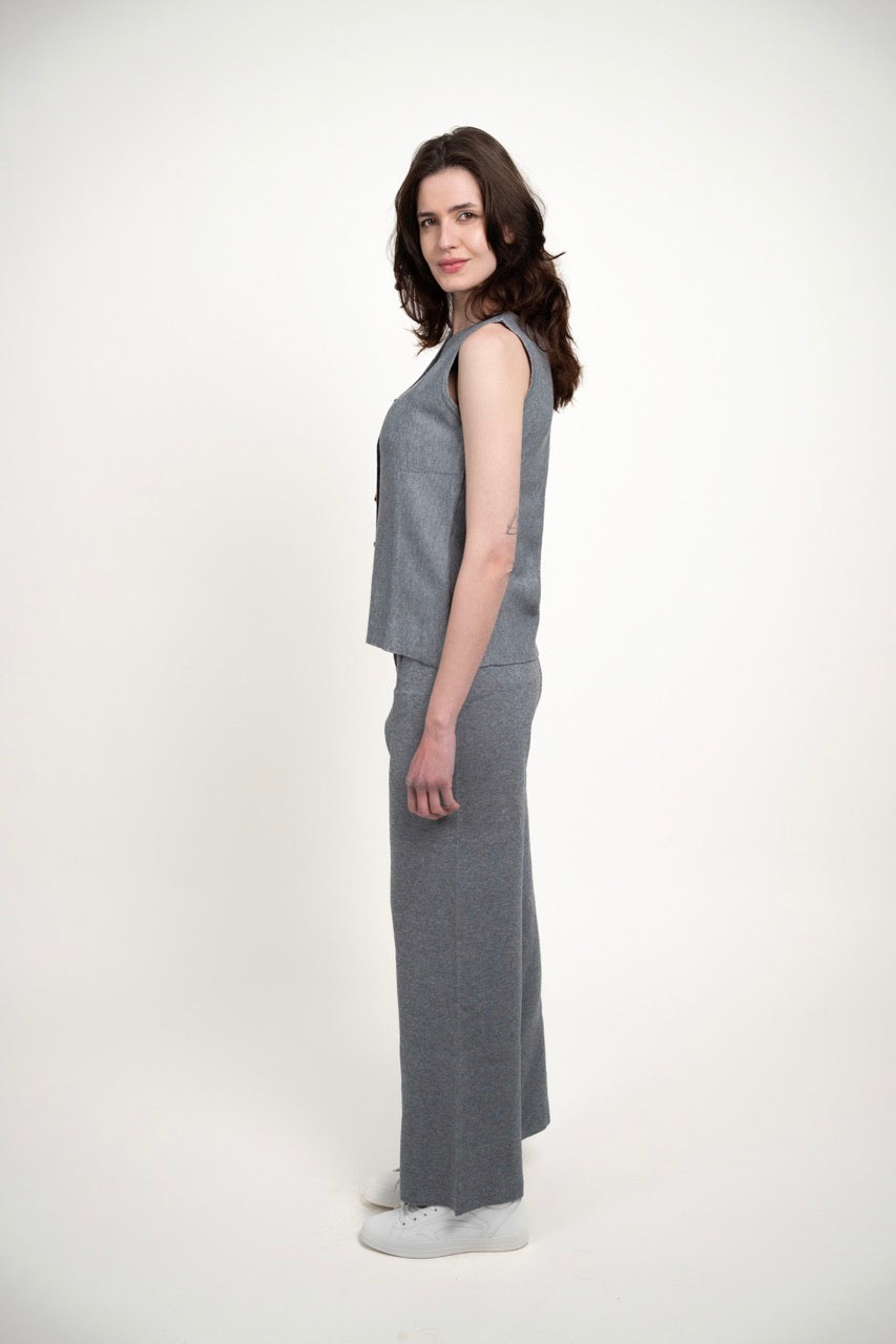 BUTTONED SLEEVELESS SET