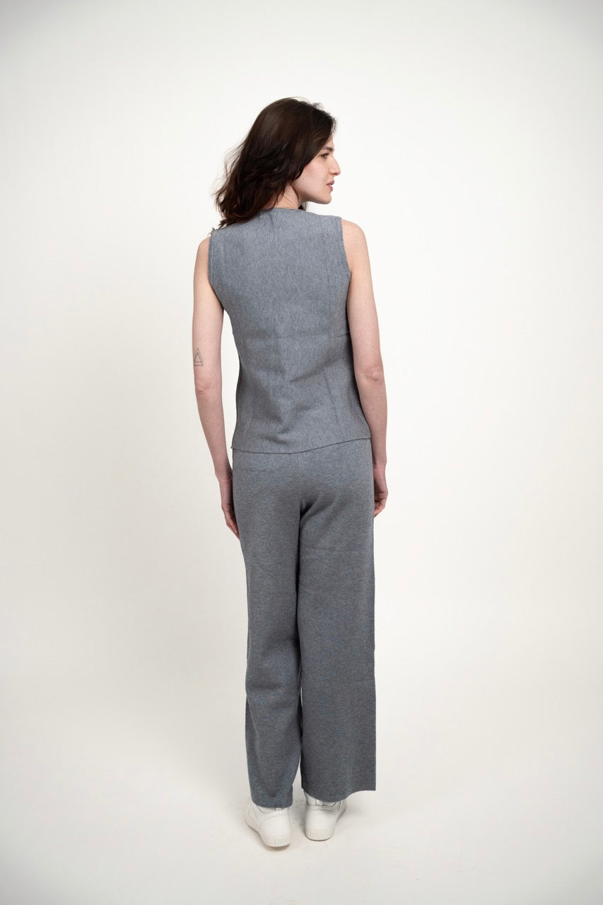 BUTTONED SLEEVELESS SET