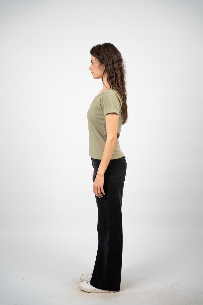 MINIMAL RIB BUTTON TOP