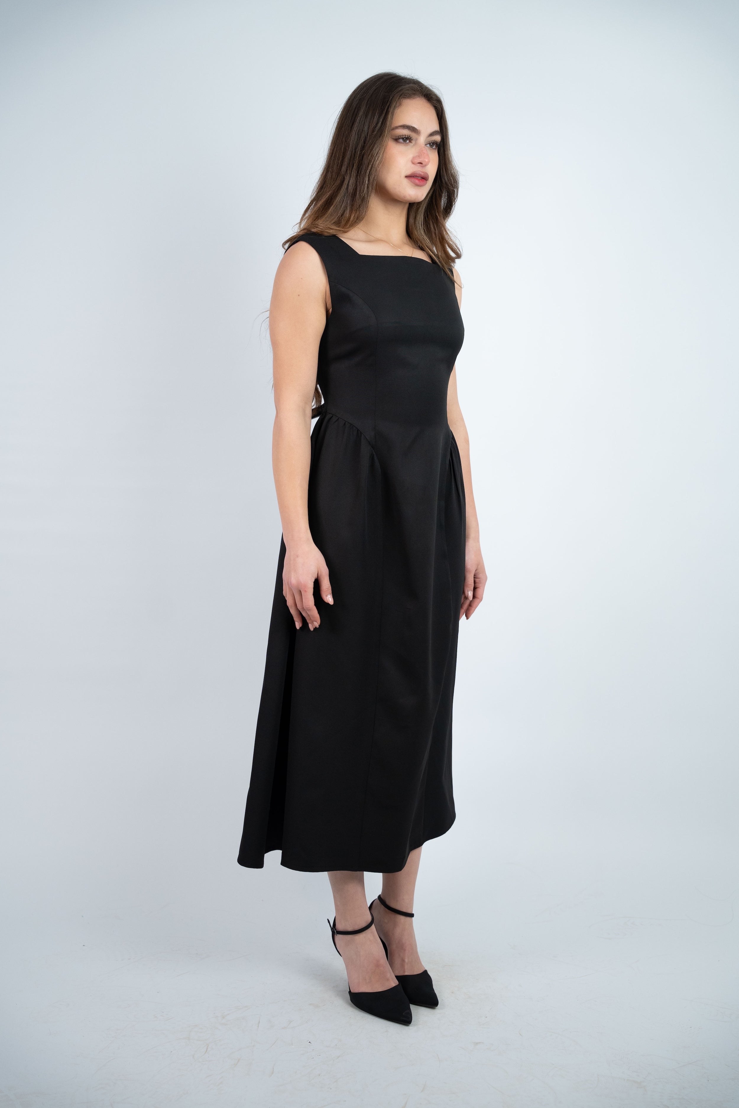 SLEEVELESS MIDI DRESS