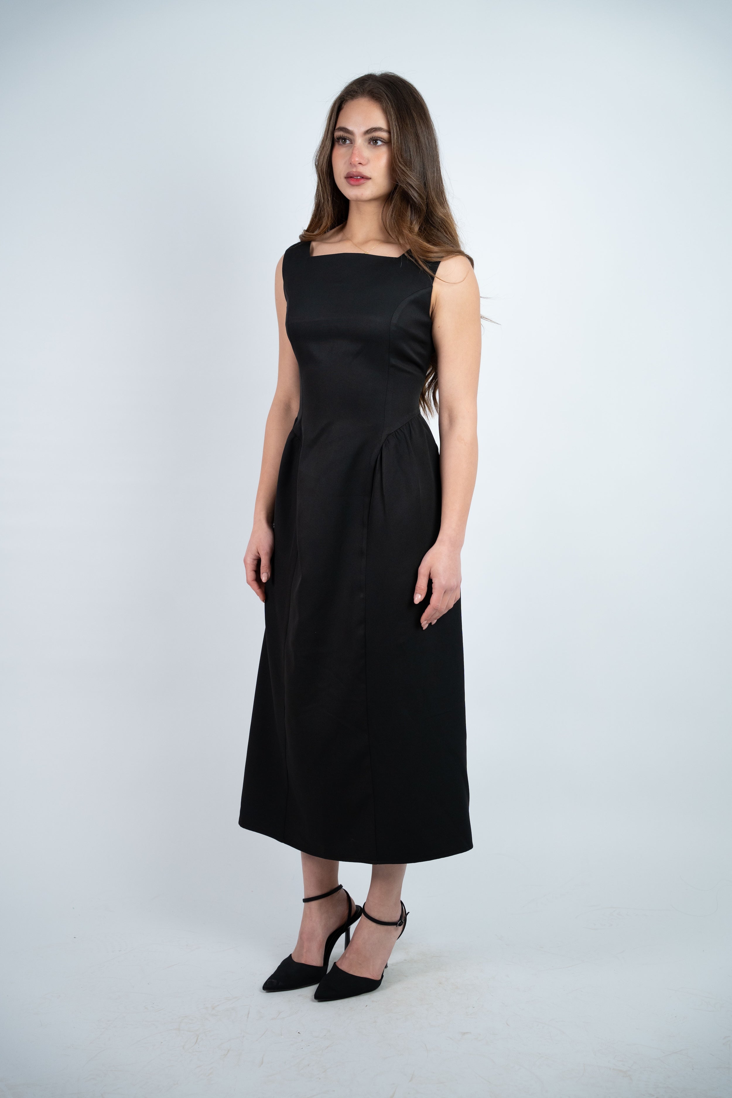 SLEEVELESS MIDI DRESS