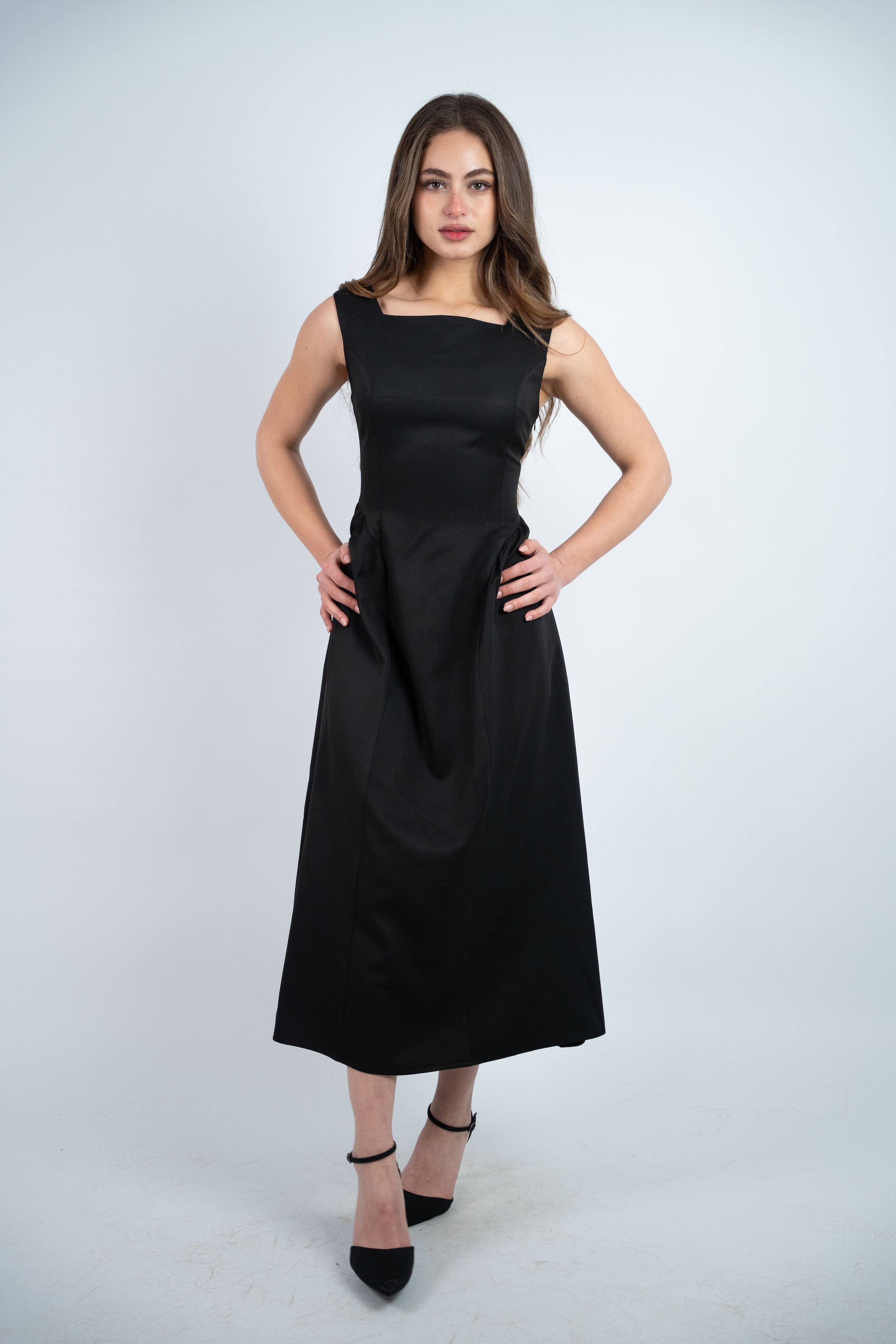 SLEEVELESS MIDI DRESS